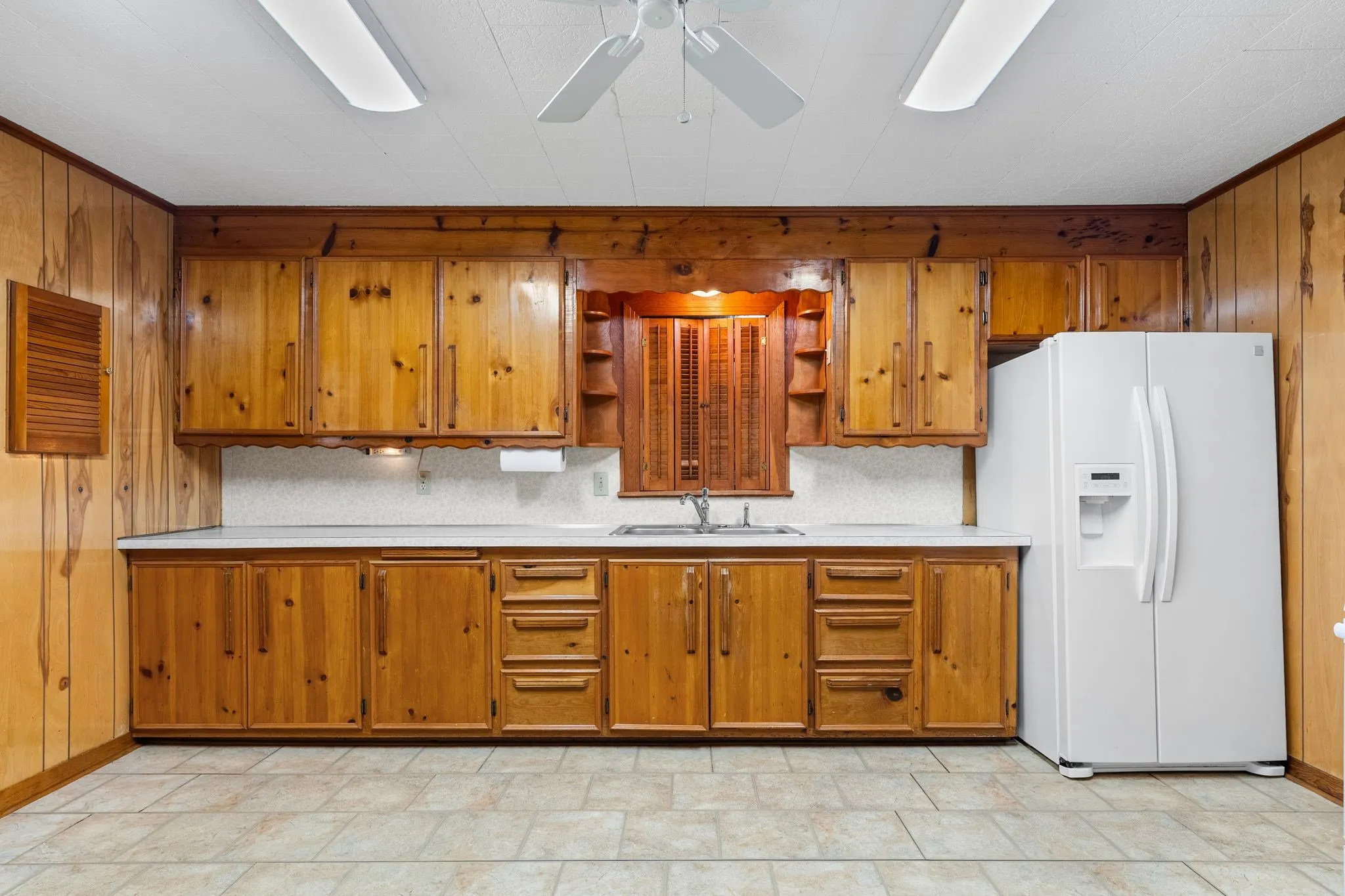 Single Family Residence For Sale in Collin County , 506 Pendleton Street, Farmersville, Texas 75442, 3 Bedroom, 2 Bathroom, 3 Garage spaces, 1,292 Sqft, built in 1962, Preowned, mls#21260752, Real Estate Agent in Farmersville, Homes For Sale in Collin county, Homes For Sale in Farmersville, Realtor in Farmersville Texas, Real Estate Brokerage Independent Realty Texas, Luminita Cordes Realtor