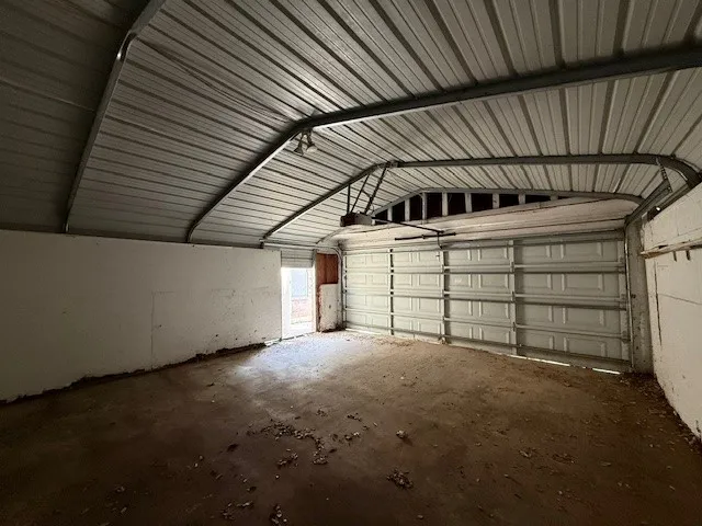 Detached garage