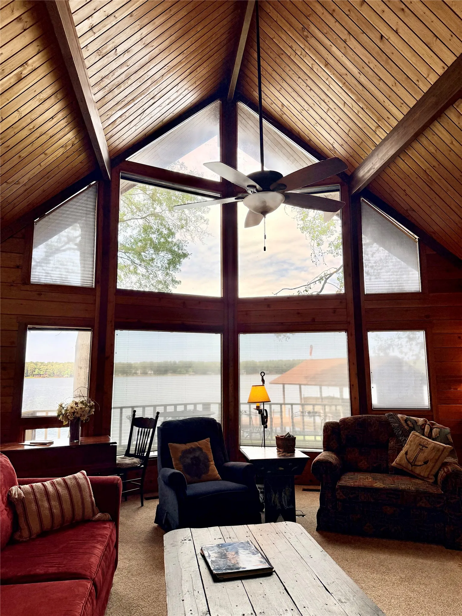 Single Family Residence For Sale in Franklin (TX) County , 101 King Joseph, Scroggins, Texas 75480, 2 Bedrooms, 2 Bathrooms, Garage spaces, 1,872 Sqft, built in 1986, Price $1,050,000, mls#21261303, Real Estate Agent in Scroggins, Homes For Sale in Franklin (TX) county, Homes For Sale in Scroggins, Realtor in Scroggins Texas, Real Estate Brokerage Independent Realty Texas, Luminita Cordes Realtor