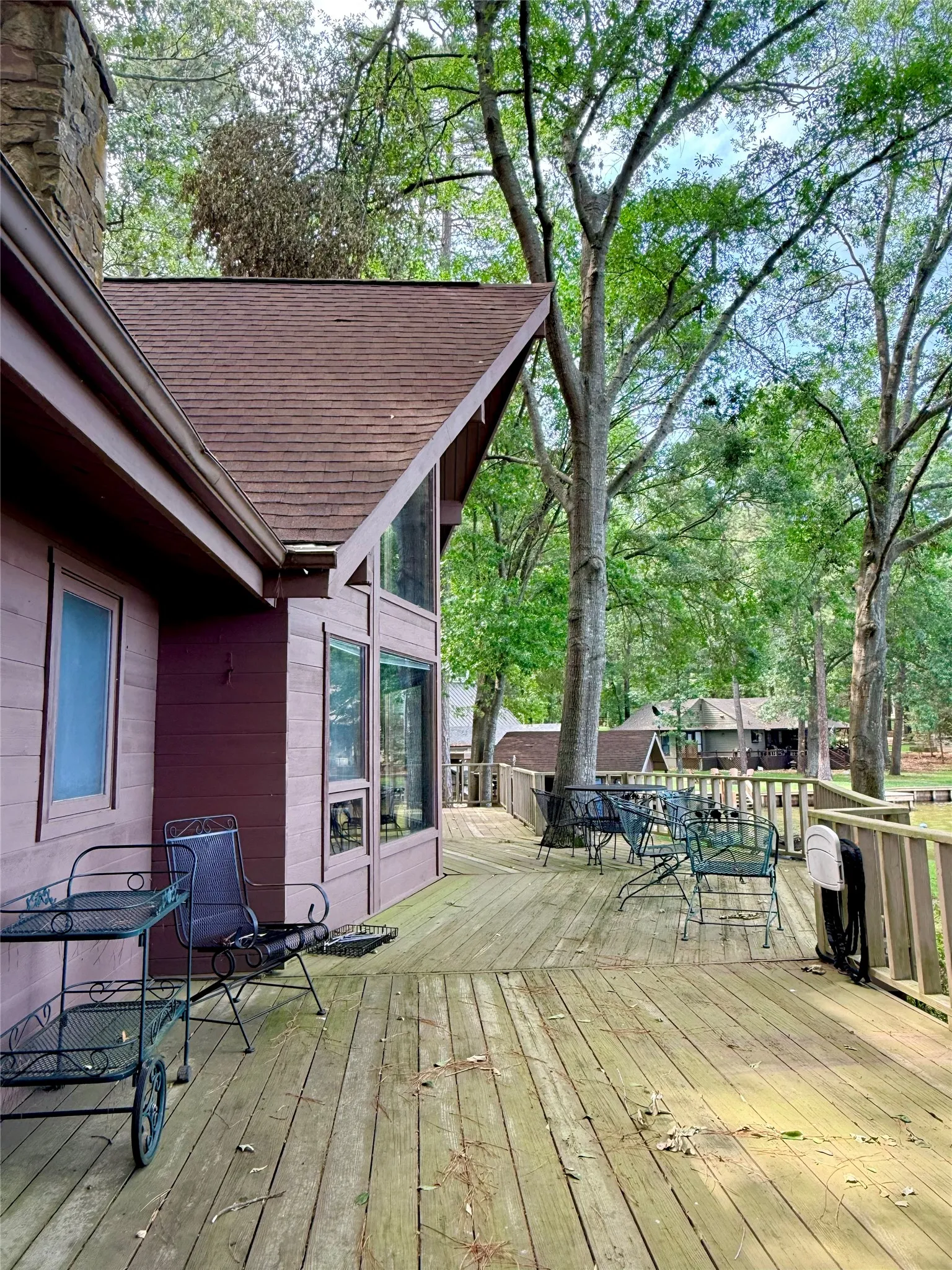 Single Family Residence For Sale in Franklin (TX) County , 101 King Joseph, Scroggins, Texas 75480, 2 Bedrooms, 2 Bathrooms, Garage spaces, 1,872 Sqft, built in 1986, Price $1,050,000, mls#21261303, Real Estate Agent in Scroggins, Homes For Sale in Franklin (TX) county, Homes For Sale in Scroggins, Realtor in Scroggins Texas, Real Estate Brokerage Independent Realty Texas, Luminita Cordes Realtor