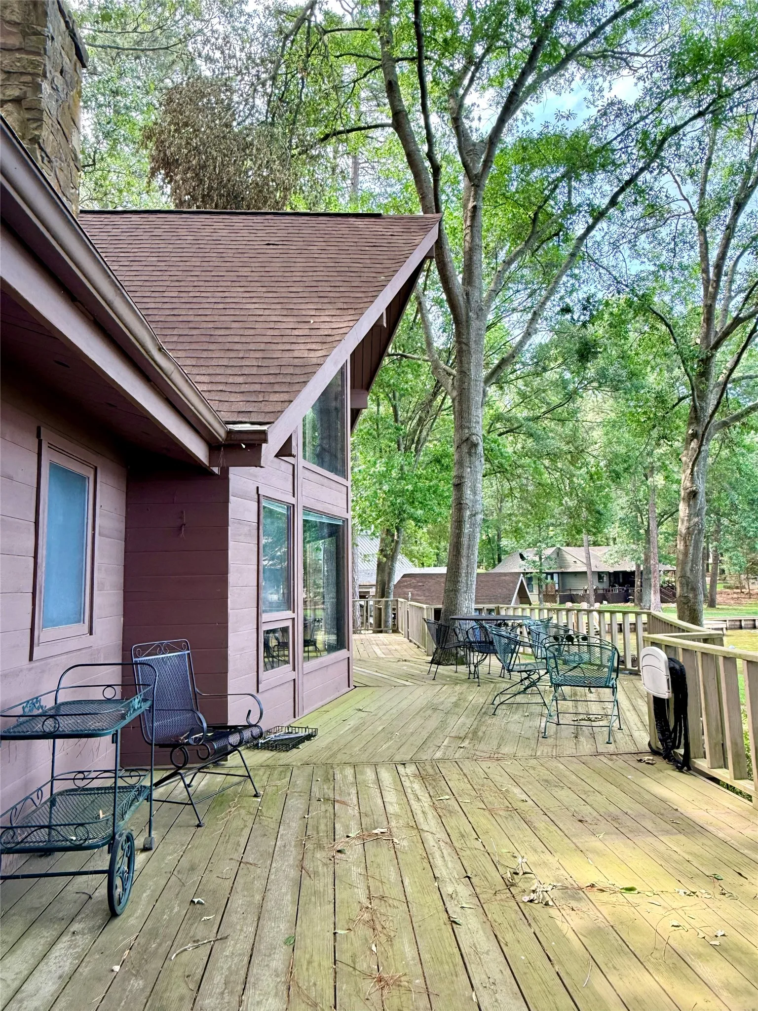 Single Family Residence For Sale in Franklin (TX) County , 101 King Joseph, Scroggins, Texas 75480, 2 Bedrooms, 2 Bathrooms, Garage spaces, 1,872 Sqft, built in 1986, Price $1,050,000, mls#21261303, Real Estate Agent in Scroggins, Homes For Sale in Franklin (TX) county, Homes For Sale in Scroggins, Realtor in Scroggins Texas, Real Estate Brokerage Independent Realty Texas, Luminita Cordes Realtor