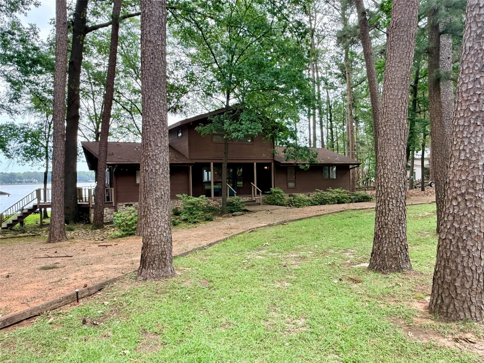 Single Family Residence For Sale in Franklin (TX) County , 101 King Joseph, Scroggins, Texas 75480, 2 Bedrooms, 2 Bathrooms, Garage spaces, 1,872 Sqft, built in 1986, Price $1,050,000, mls#21261303, Real Estate Agent in Scroggins, Homes For Sale in Franklin (TX) county, Homes For Sale in Scroggins, Realtor in Scroggins Texas, Real Estate Brokerage Independent Realty Texas, Luminita Cordes Realtor
