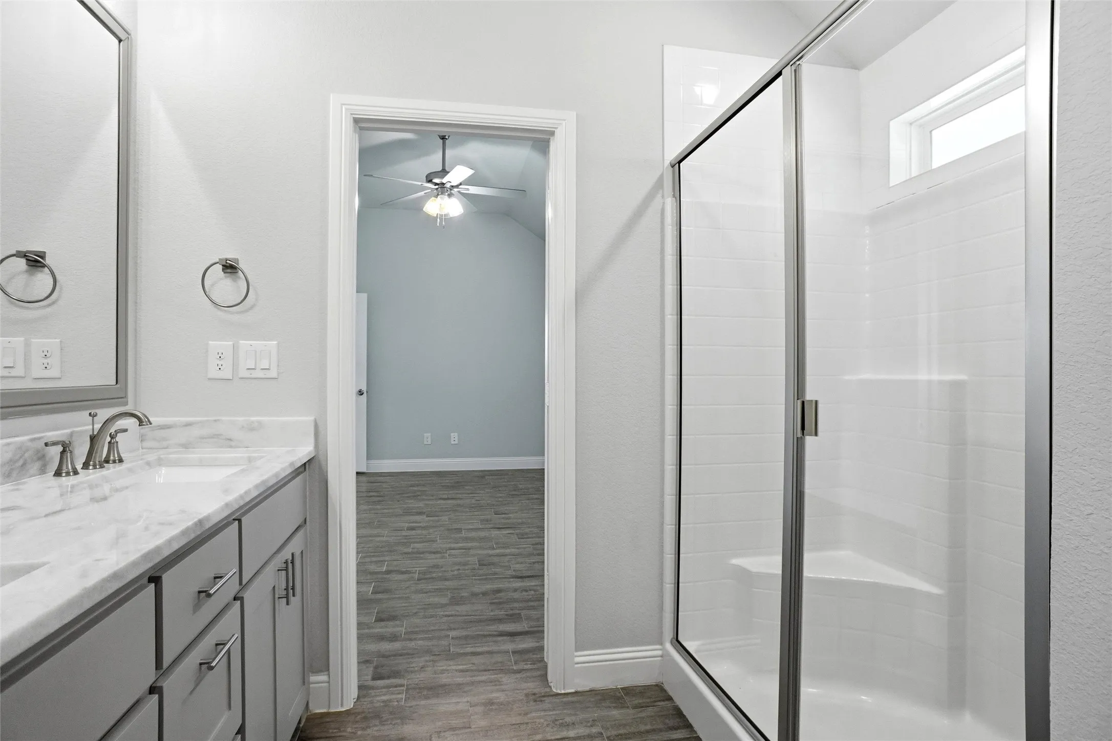 Single Family Residence For Sale in Parker County , 103 Clover Circle, Weatherford, Texas 76086, 3 Bedroom, 2 Bathroom, 2 Garage spaces, 1,332 Sqft, built in 2021, Preowned, mls#21260132, Real Estate Agent in Weatherford, Homes For Sale in Parker county, Homes For Sale in Weatherford, Realtor in Weatherford Texas, Real Estate Brokerage Independent Realty Texas, Luminita Cordes Realtor