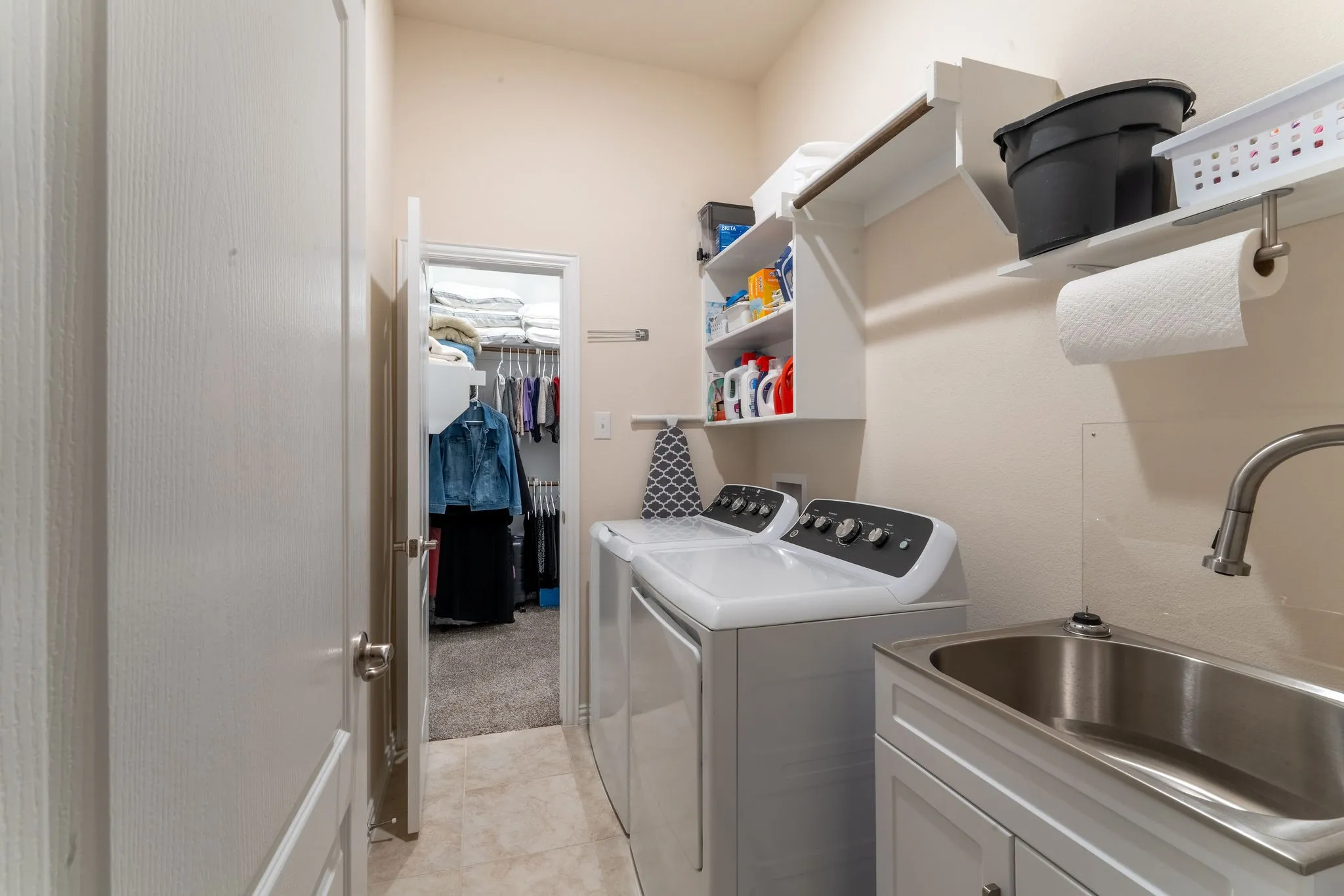 Single Family Residence For Sale in Tarrant County , 1233 Agape Drive, Haslet, Texas 76052, 3 Bedroom, 2 Bathroom, 2 Garage spaces, 1,879 Sqft, built in 2020, Preowned, mls#21261242, Real Estate Agent in Haslet, Homes For Sale in Tarrant county, Homes For Sale in Haslet, Realtor in Haslet Texas, Real Estate Brokerage Independent Realty Texas, Luminita Cordes Realtor