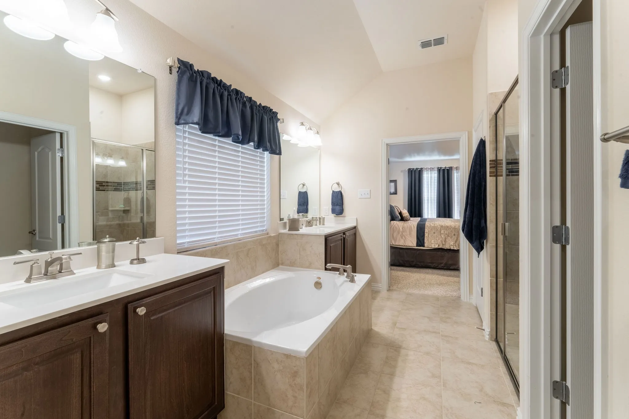 Single Family Residence For Sale in Tarrant County , 1233 Agape Drive, Haslet, Texas 76052, 3 Bedroom, 2 Bathroom, 2 Garage spaces, 1,879 Sqft, built in 2020, Preowned, mls#21261242, Real Estate Agent in Haslet, Homes For Sale in Tarrant county, Homes For Sale in Haslet, Realtor in Haslet Texas, Real Estate Brokerage Independent Realty Texas, Luminita Cordes Realtor