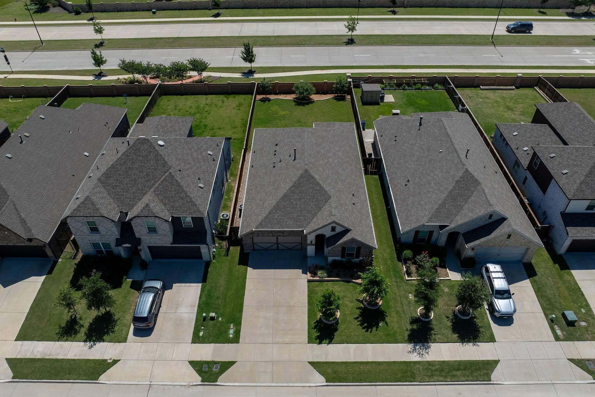 Single Family Residence For Sale in Tarrant County , 1233 Agape Drive, Haslet, Texas 76052, 3 Bedroom, 2 Bathroom, 2 Garage spaces, 1,879 Sqft, built in 2020, Preowned, mls#21261242, Real Estate Agent in Haslet, Homes For Sale in Tarrant county, Homes For Sale in Haslet, Realtor in Haslet Texas, Real Estate Brokerage Independent Realty Texas, Luminita Cordes Realtor