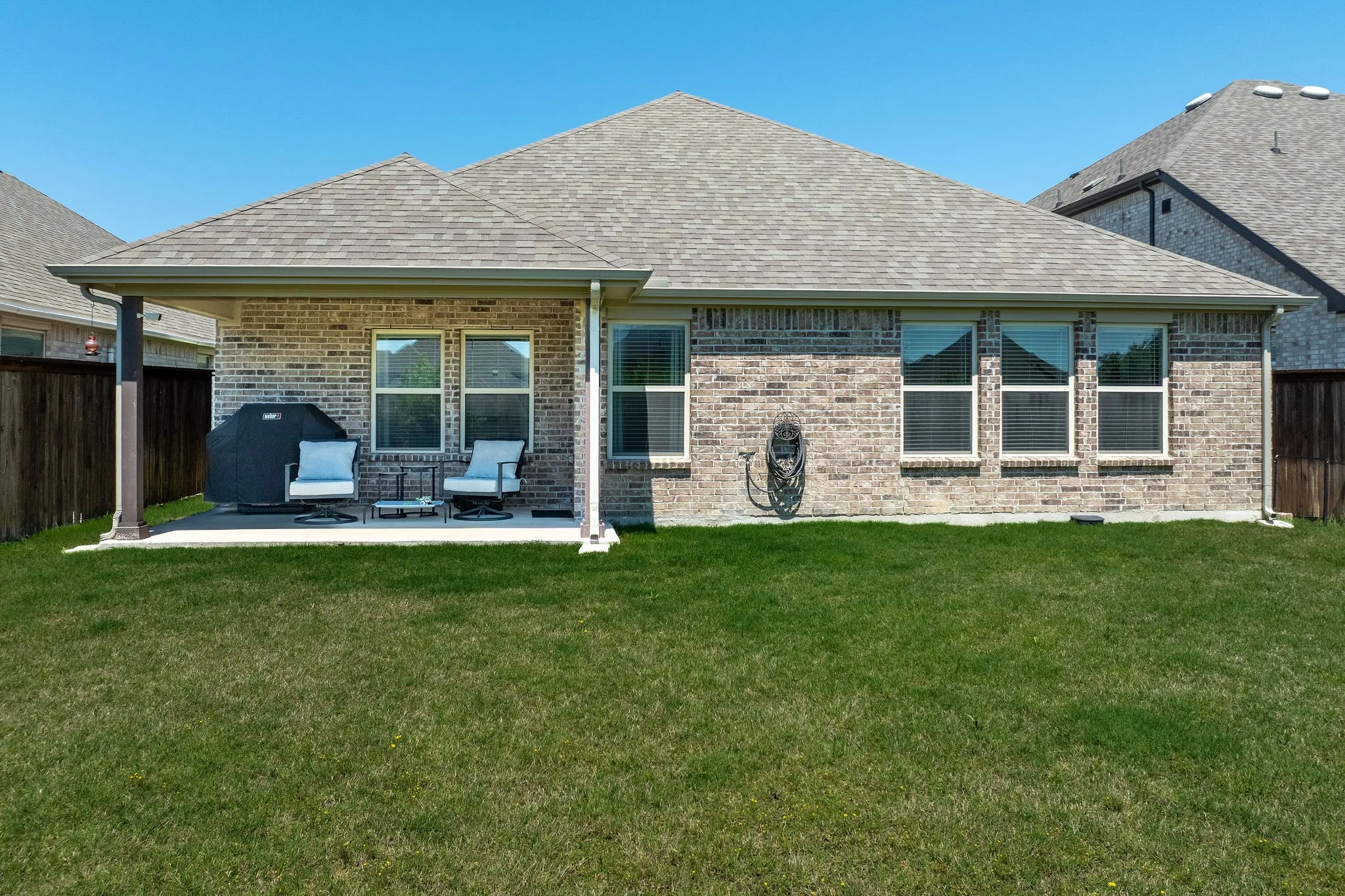 Single Family Residence For Sale in Tarrant County , 1233 Agape Drive, Haslet, Texas 76052, 3 Bedroom, 2 Bathroom, 2 Garage spaces, 1,879 Sqft, built in 2020, Preowned, mls#21261242, Real Estate Agent in Haslet, Homes For Sale in Tarrant county, Homes For Sale in Haslet, Realtor in Haslet Texas, Real Estate Brokerage Independent Realty Texas, Luminita Cordes Realtor