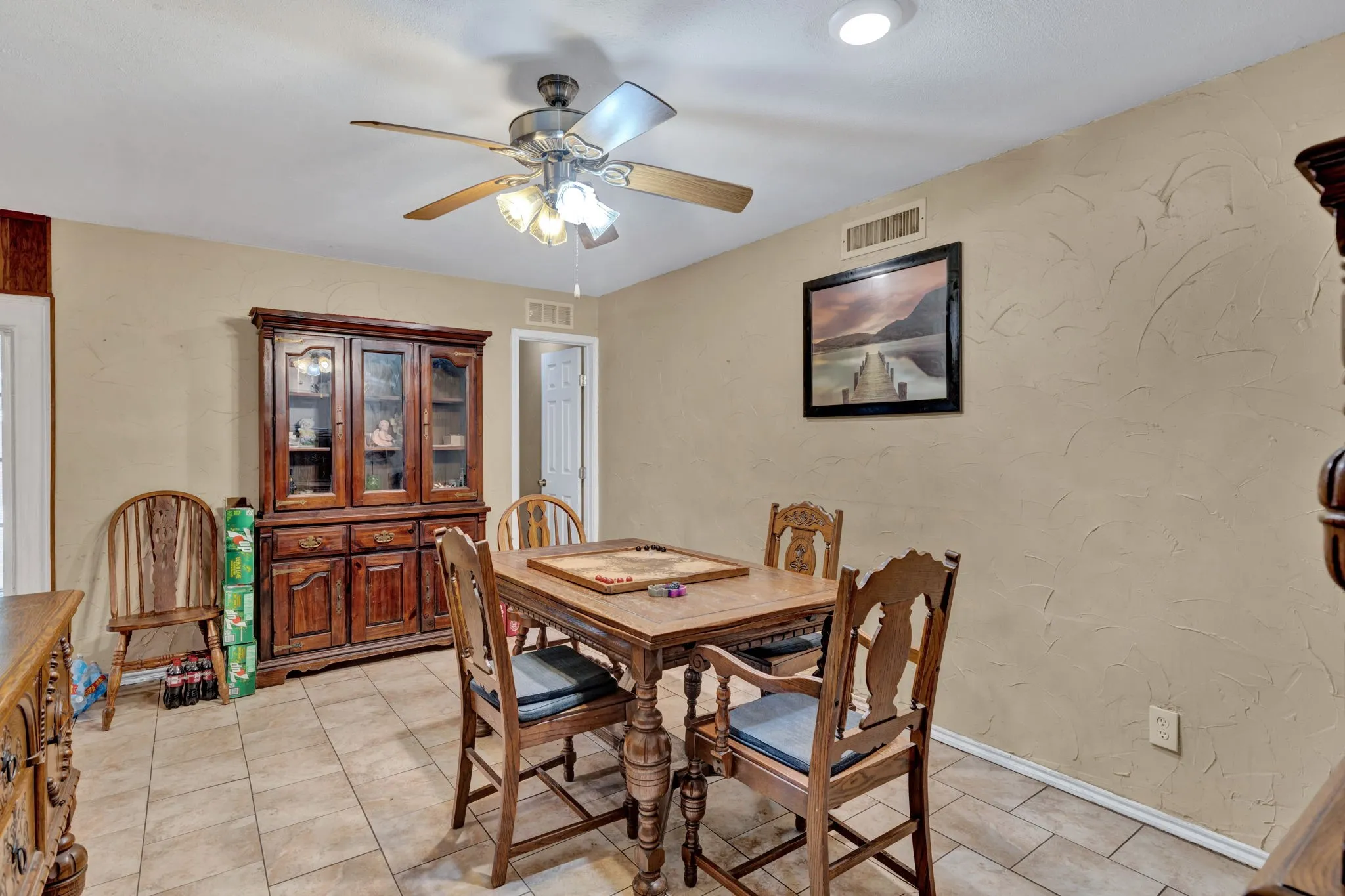 Single Family Residence For Sale in Denton County , 1125 Hillwood Drive, Lewisville, Texas 75067, 3 Bedrooms, 2 Bathrooms, Garage spaces, 1,678 Sqft, built in 1970, Price $259,000, mls#21257880, Real Estate Agent in Lewisville, Homes For Sale in Denton county, Homes For Sale in Lewisville, Realtor in Lewisville Texas, Real Estate Brokerage Independent Realty Texas, Luminita Cordes Realtor