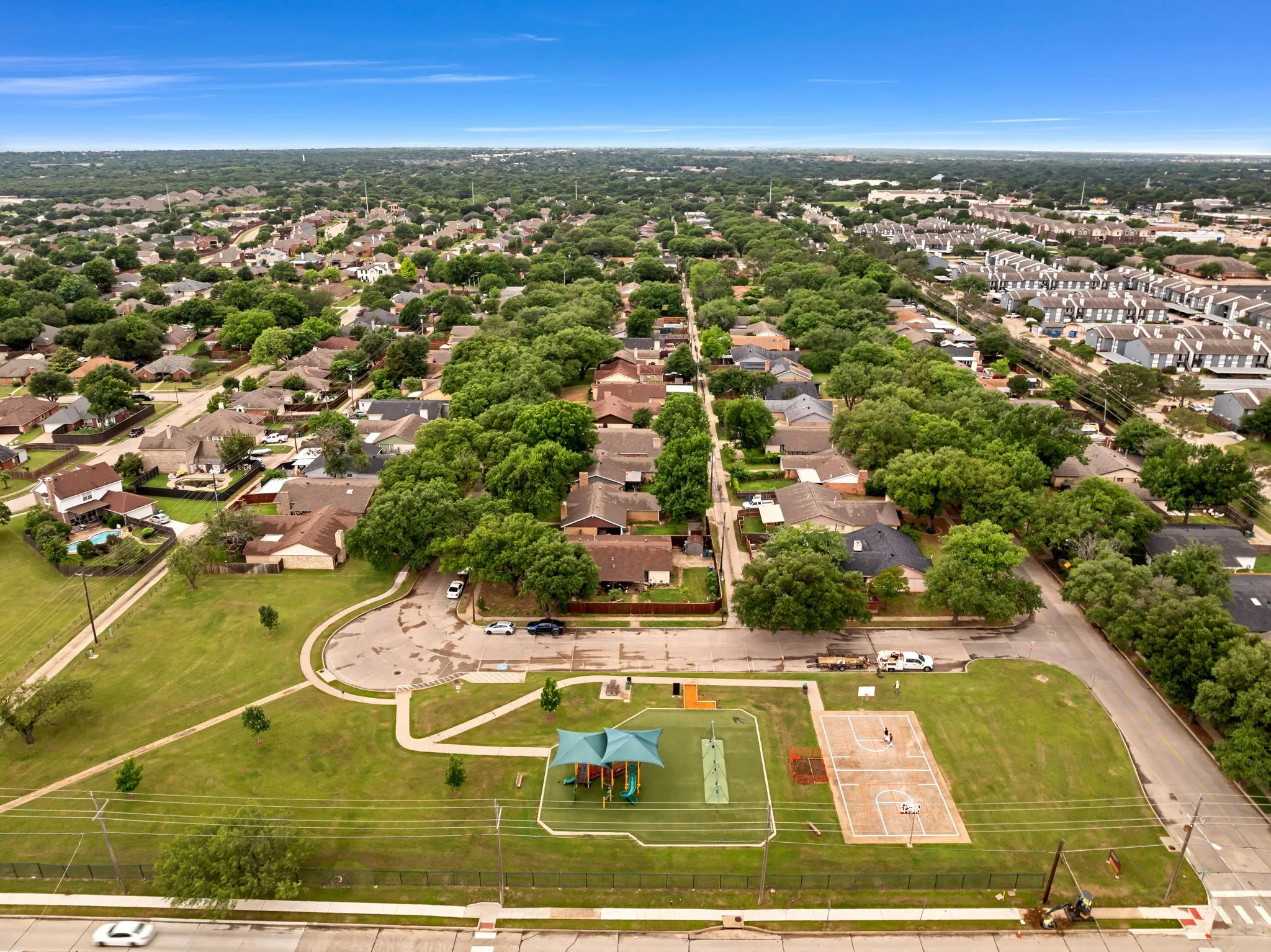 Single Family Residence For Sale in Denton County , 1125 Hillwood Drive, Lewisville, Texas 75067, 3 Bedrooms, 2 Bathrooms, Garage spaces, 1,678 Sqft, built in 1970, Price $259,000, mls#21257880, Real Estate Agent in Lewisville, Homes For Sale in Denton county, Homes For Sale in Lewisville, Realtor in Lewisville Texas, Real Estate Brokerage Independent Realty Texas, Luminita Cordes Realtor