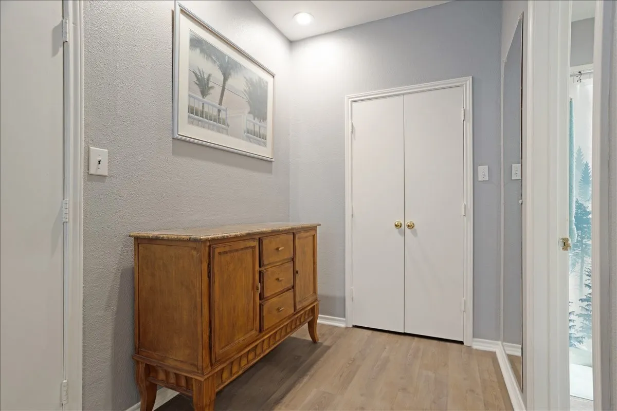 Condominium For Sale in Grayson County , 2164 Tanglewood Boulevard D212, Pottsboro, Texas 75076, 2 Bedroom, 2 Bathroom, Garage spaces, 957 Sqft, built in 1985, Preowned, mls#21258873, Real Estate Agent in Pottsboro, Homes For Sale in Grayson county, Homes For Sale in Pottsboro, Realtor in Pottsboro Texas, Real Estate Brokerage Independent Realty Texas, Luminita Cordes Realtor