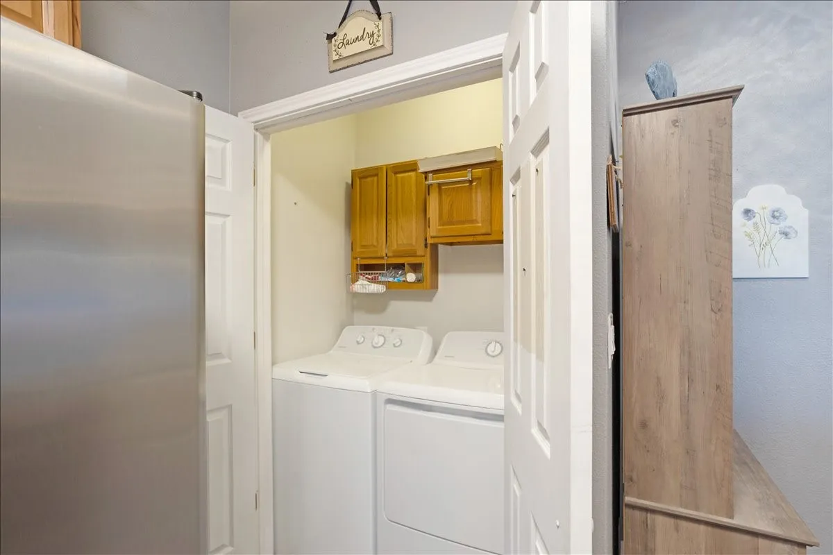 Condominium For Sale in Grayson County , 2164 Tanglewood Boulevard D212, Pottsboro, Texas 75076, 2 Bedroom, 2 Bathroom, Garage spaces, 957 Sqft, built in 1985, Preowned, mls#21258873, Real Estate Agent in Pottsboro, Homes For Sale in Grayson county, Homes For Sale in Pottsboro, Realtor in Pottsboro Texas, Real Estate Brokerage Independent Realty Texas, Luminita Cordes Realtor
