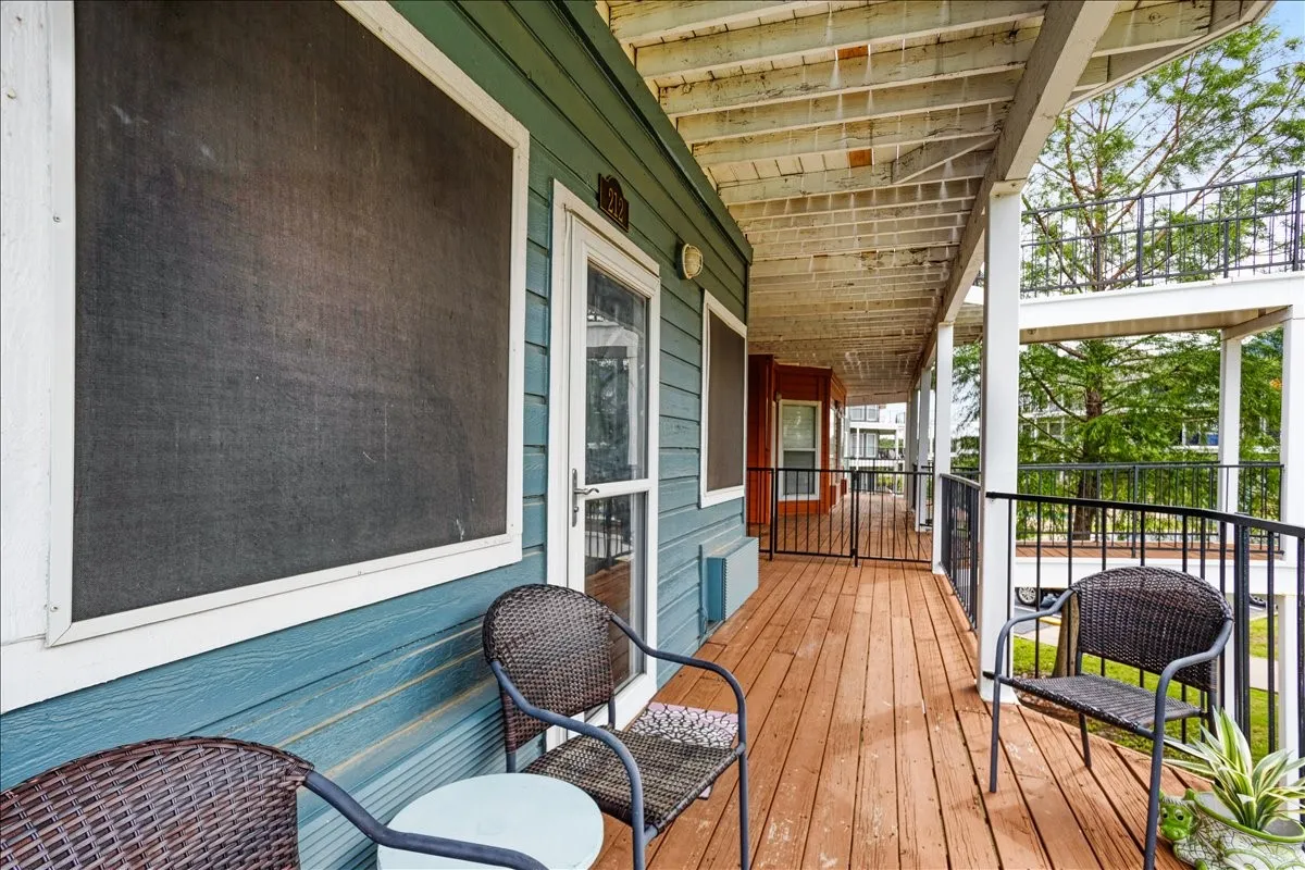 Condominium For Sale in Grayson County , 2164 Tanglewood Boulevard D212, Pottsboro, Texas 75076, 2 Bedroom, 2 Bathroom, Garage spaces, 957 Sqft, built in 1985, Preowned, mls#21258873, Real Estate Agent in Pottsboro, Homes For Sale in Grayson county, Homes For Sale in Pottsboro, Realtor in Pottsboro Texas, Real Estate Brokerage Independent Realty Texas, Luminita Cordes Realtor