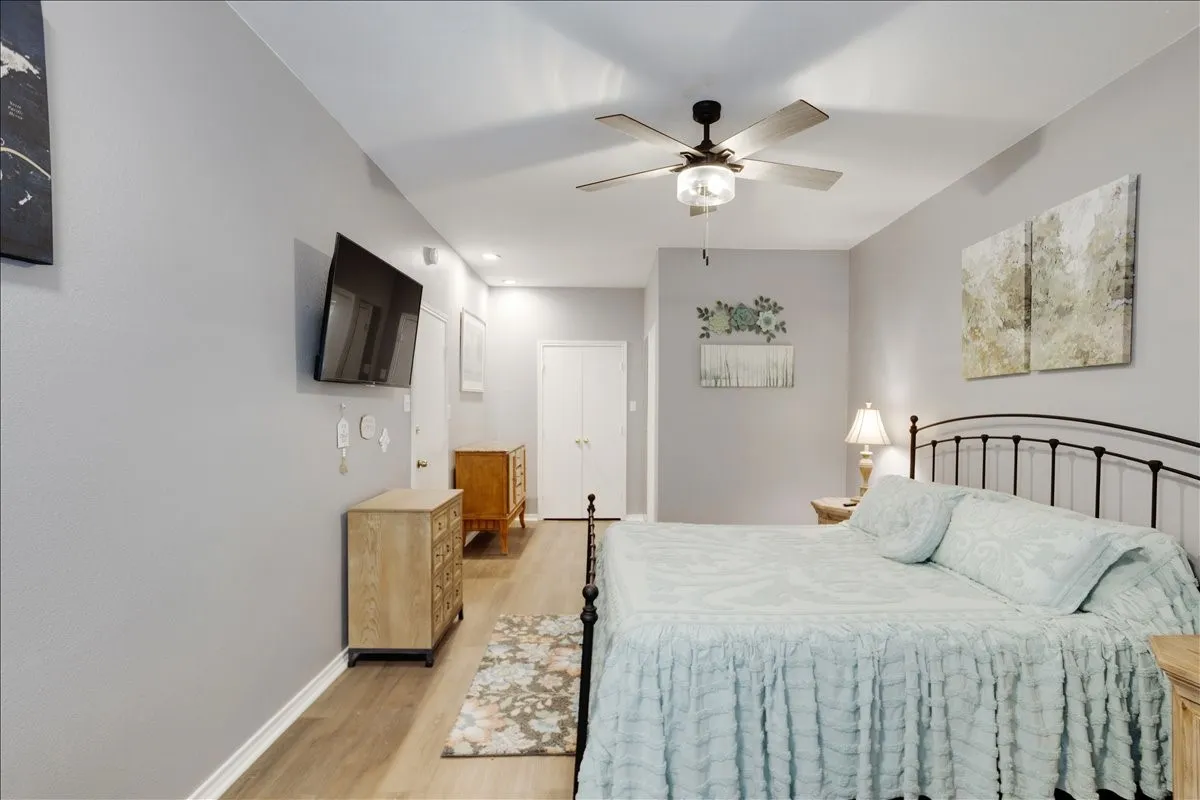 Condominium For Sale in Grayson County , 2164 Tanglewood Boulevard D212, Pottsboro, Texas 75076, 2 Bedroom, 2 Bathroom, Garage spaces, 957 Sqft, built in 1985, Preowned, mls#21258873, Real Estate Agent in Pottsboro, Homes For Sale in Grayson county, Homes For Sale in Pottsboro, Realtor in Pottsboro Texas, Real Estate Brokerage Independent Realty Texas, Luminita Cordes Realtor