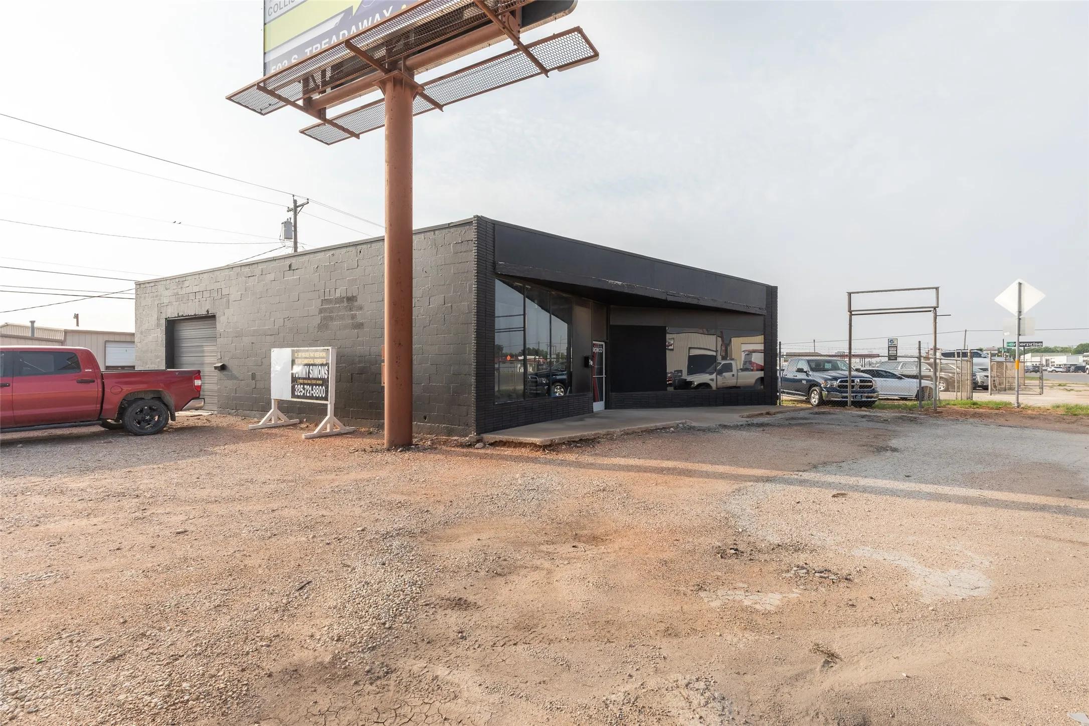 Retail For Sale in Taylor County , 509 S Treadaway Boulevard, Abilene, Texas 79602, 0, 0, Garage spaces, 0 Sqft, built in 1950, Preowned, Price $350,000, mls#21249614, Real Estate Agent in Abilene, Homes For Sale in Taylor county, Homes For Sale in Abilene, Realtor in Abilene Texas, Real Estate Brokerage Independent Realty Texas, Luminita Cordes Realtor