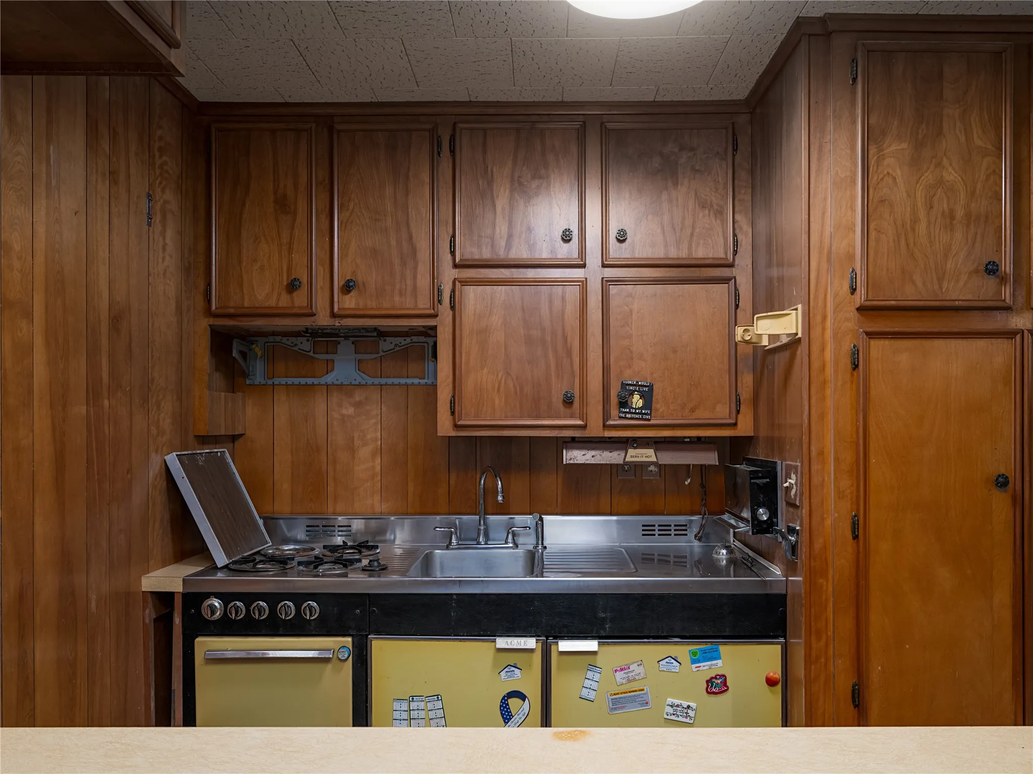 Single Family Residence For Sale in Smith County , 1804 Decharles Street, Tyler, Texas 75701, 4 Bedroom, 3 Bathroom, 4 Garage spaces, 2,553 Sqft, built in 1955, mls#21261366, Real Estate Agent in Tyler, Homes For Sale in Smith county, Homes For Sale in Tyler, Realtor in Tyler Texas, Real Estate Brokerage Independent Realty Texas, Luminita Cordes Realtor