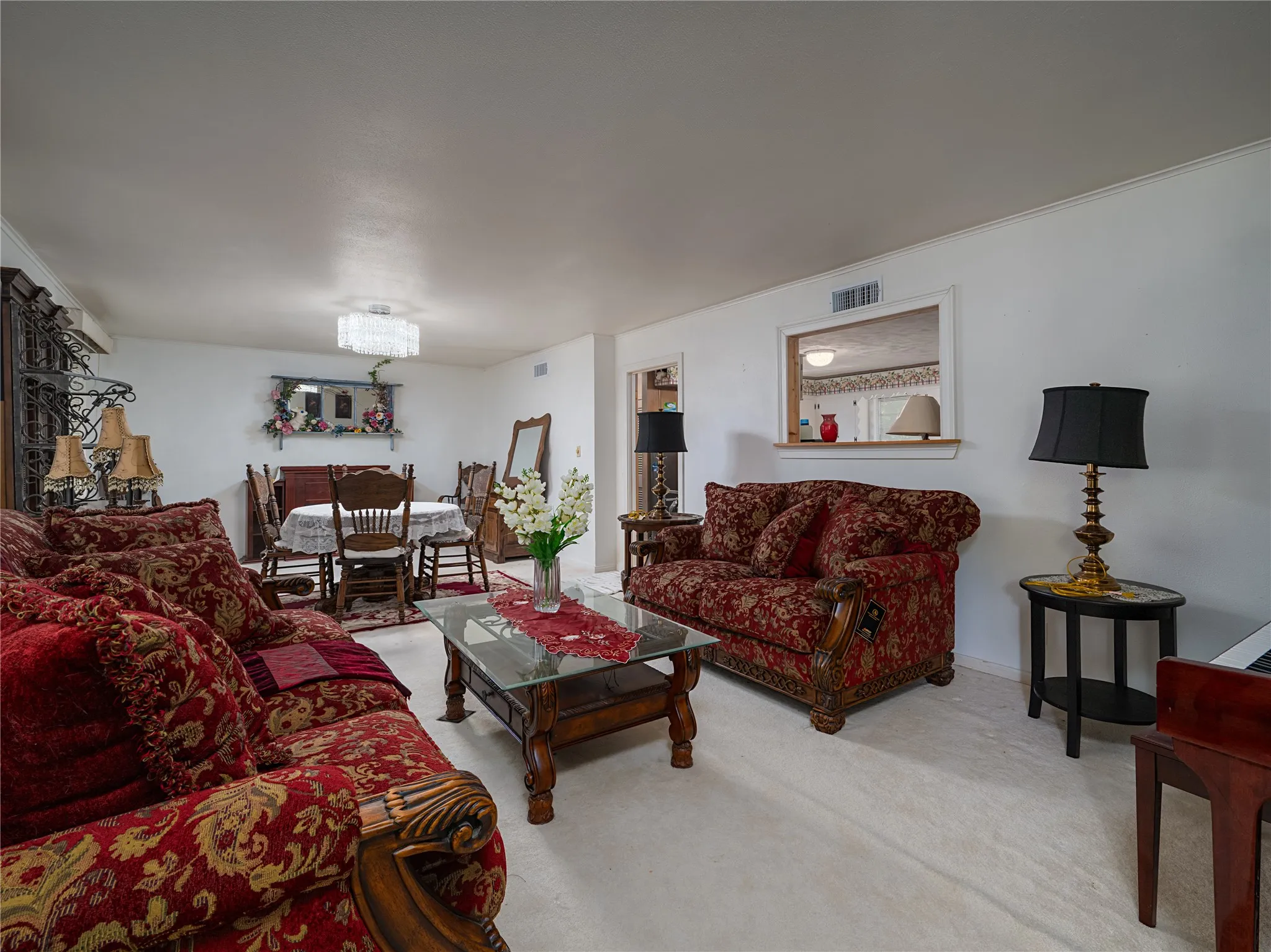 Single Family Residence For Sale in Smith County , 1804 Decharles Street, Tyler, Texas 75701, 4 Bedroom, 3 Bathroom, 4 Garage spaces, 2,553 Sqft, built in 1955, mls#21261366, Real Estate Agent in Tyler, Homes For Sale in Smith county, Homes For Sale in Tyler, Realtor in Tyler Texas, Real Estate Brokerage Independent Realty Texas, Luminita Cordes Realtor