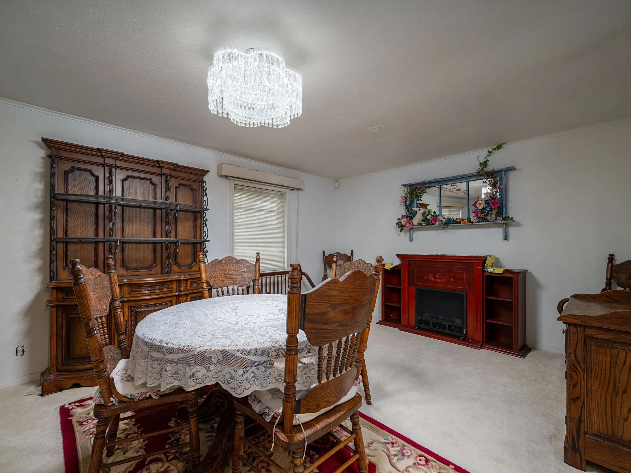 Single Family Residence For Sale in Smith County , 1804 Decharles Street, Tyler, Texas 75701, 4 Bedroom, 3 Bathroom, 4 Garage spaces, 2,553 Sqft, built in 1955, mls#21261366, Real Estate Agent in Tyler, Homes For Sale in Smith county, Homes For Sale in Tyler, Realtor in Tyler Texas, Real Estate Brokerage Independent Realty Texas, Luminita Cordes Realtor