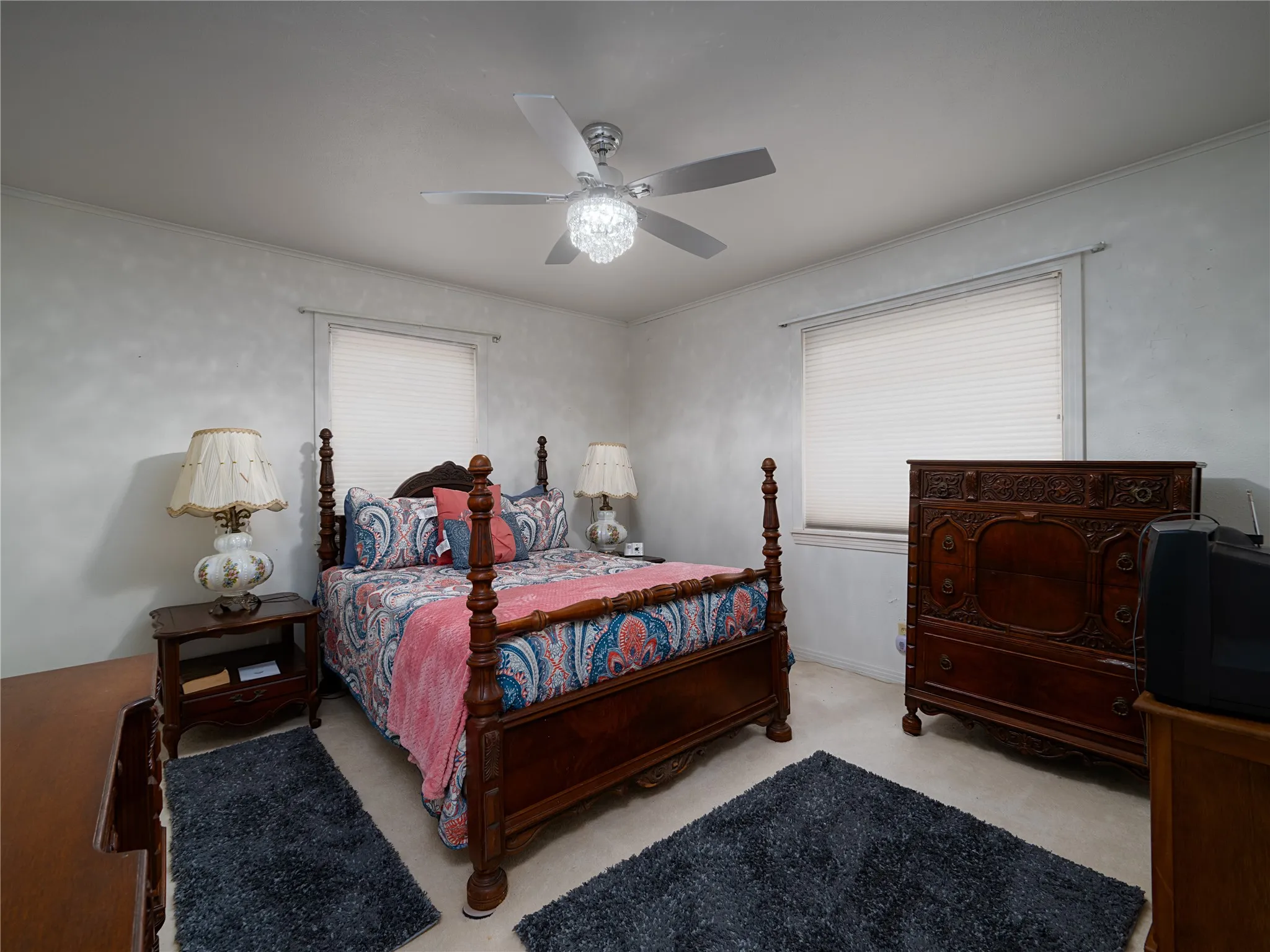 Single Family Residence For Sale in Smith County , 1804 Decharles Street, Tyler, Texas 75701, 4 Bedroom, 3 Bathroom, 4 Garage spaces, 2,553 Sqft, built in 1955, mls#21261366, Real Estate Agent in Tyler, Homes For Sale in Smith county, Homes For Sale in Tyler, Realtor in Tyler Texas, Real Estate Brokerage Independent Realty Texas, Luminita Cordes Realtor