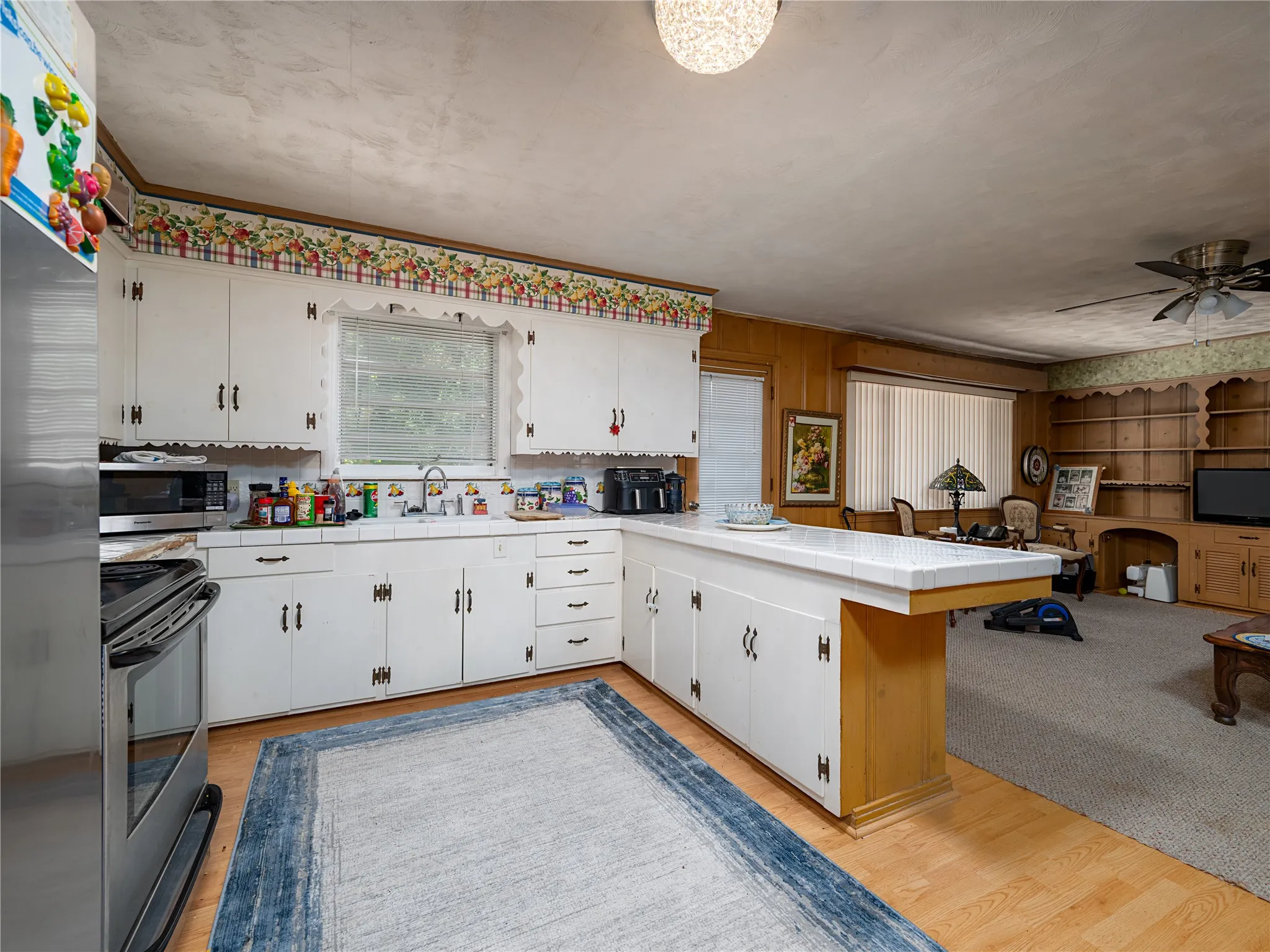 Single Family Residence For Sale in Smith County , 1804 Decharles Street, Tyler, Texas 75701, 4 Bedroom, 3 Bathroom, 4 Garage spaces, 2,553 Sqft, built in 1955, mls#21261366, Real Estate Agent in Tyler, Homes For Sale in Smith county, Homes For Sale in Tyler, Realtor in Tyler Texas, Real Estate Brokerage Independent Realty Texas, Luminita Cordes Realtor
