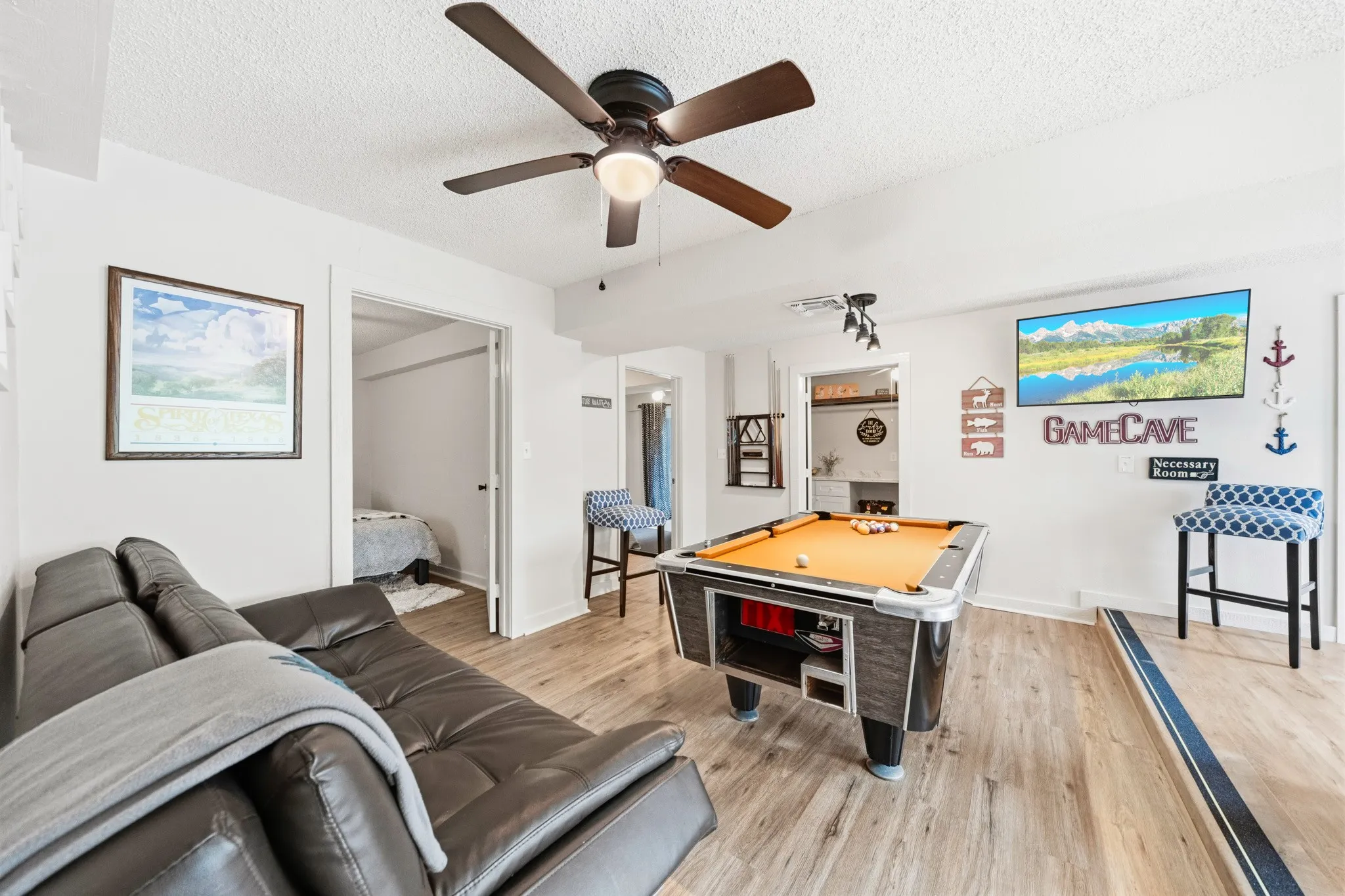 Single Family Residence For Sale in Hill County , 172 Giant Cedar Trail, Whitney, Texas 76692, 5 Bedrooms, 3 Bathrooms, Garage spaces, 2,351 Sqft, built in 1984, Price $319,000, mls#21261391, Real Estate Agent in Whitney, Homes For Sale in Hill county, Homes For Sale in Whitney, Realtor in Whitney Texas, Real Estate Brokerage Independent Realty Texas, Luminita Cordes Realtor
