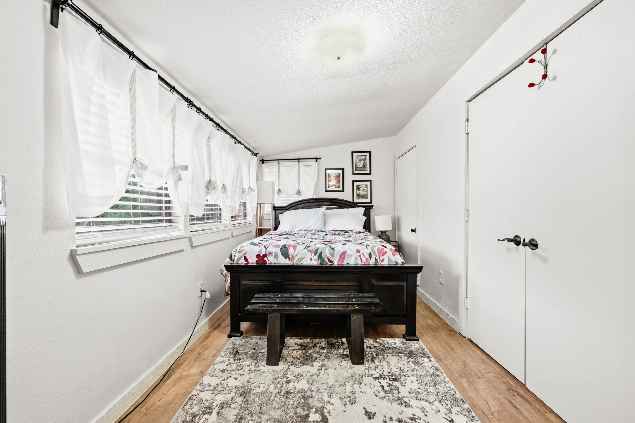Single Family Residence For Sale in Hill County , 172 Giant Cedar Trail, Whitney, Texas 76692, 5 Bedrooms, 3 Bathrooms, Garage spaces, 2,351 Sqft, built in 1984, Price $319,000, mls#21261391, Real Estate Agent in Whitney, Homes For Sale in Hill county, Homes For Sale in Whitney, Realtor in Whitney Texas, Real Estate Brokerage Independent Realty Texas, Luminita Cordes Realtor