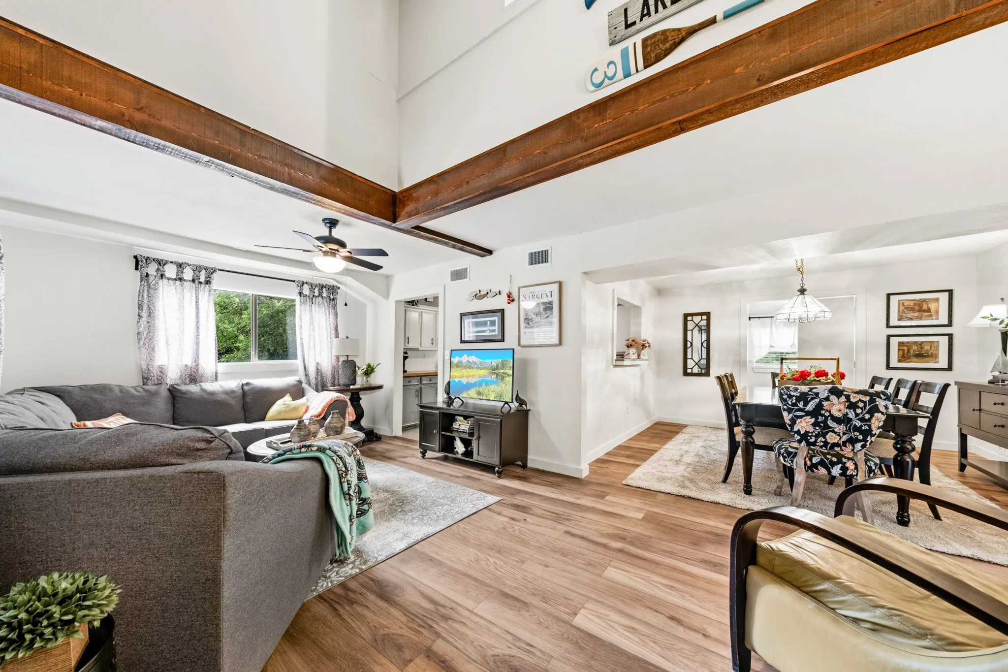 Single Family Residence For Sale in Hill County , 172 Giant Cedar Trail, Whitney, Texas 76692, 5 Bedrooms, 3 Bathrooms, Garage spaces, 2,351 Sqft, built in 1984, Price $319,000, mls#21261391, Real Estate Agent in Whitney, Homes For Sale in Hill county, Homes For Sale in Whitney, Realtor in Whitney Texas, Real Estate Brokerage Independent Realty Texas, Luminita Cordes Realtor