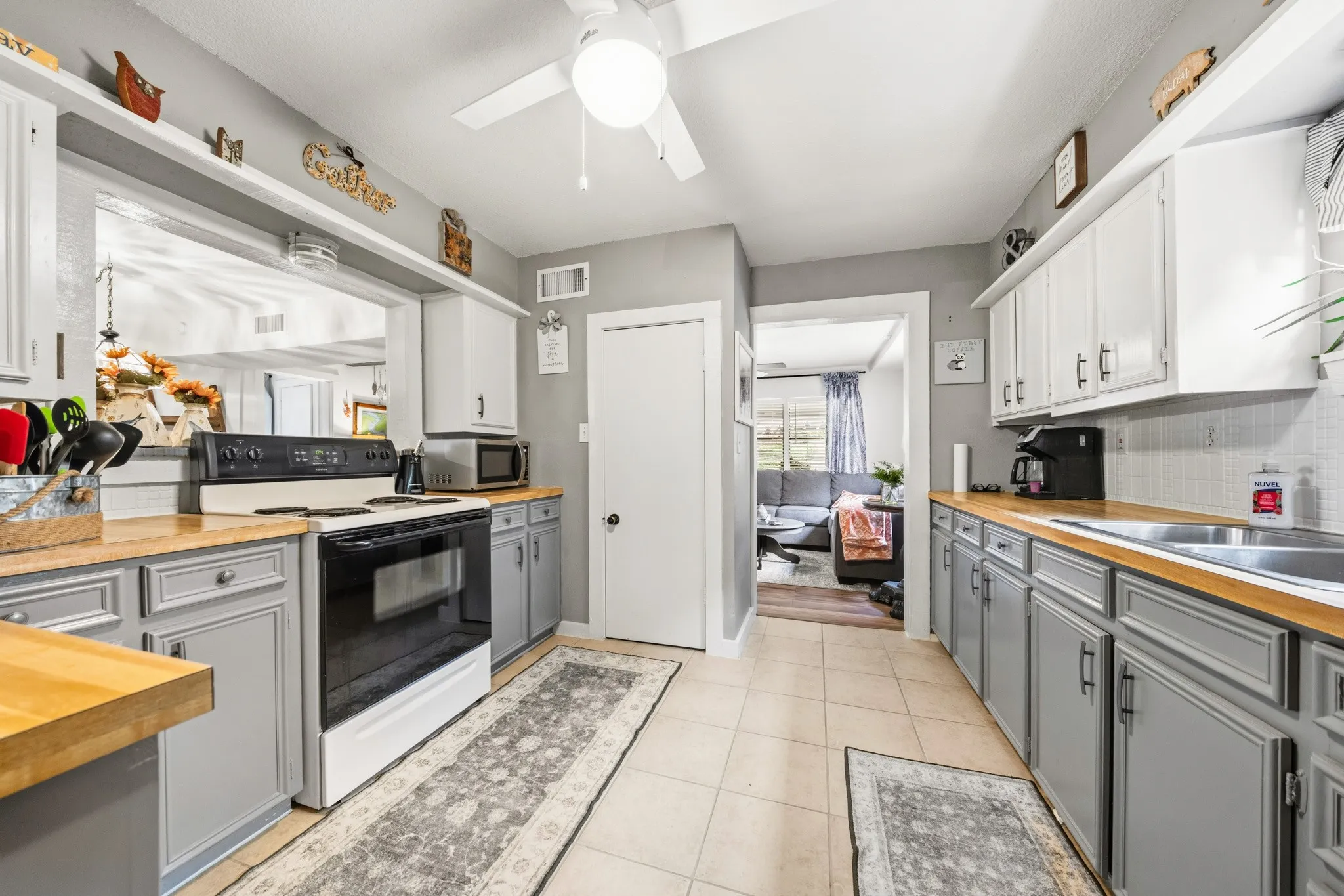 Single Family Residence For Sale in Hill County , 172 Giant Cedar Trail, Whitney, Texas 76692, 5 Bedrooms, 3 Bathrooms, Garage spaces, 2,351 Sqft, built in 1984, Price $319,000, mls#21261391, Real Estate Agent in Whitney, Homes For Sale in Hill county, Homes For Sale in Whitney, Realtor in Whitney Texas, Real Estate Brokerage Independent Realty Texas, Luminita Cordes Realtor