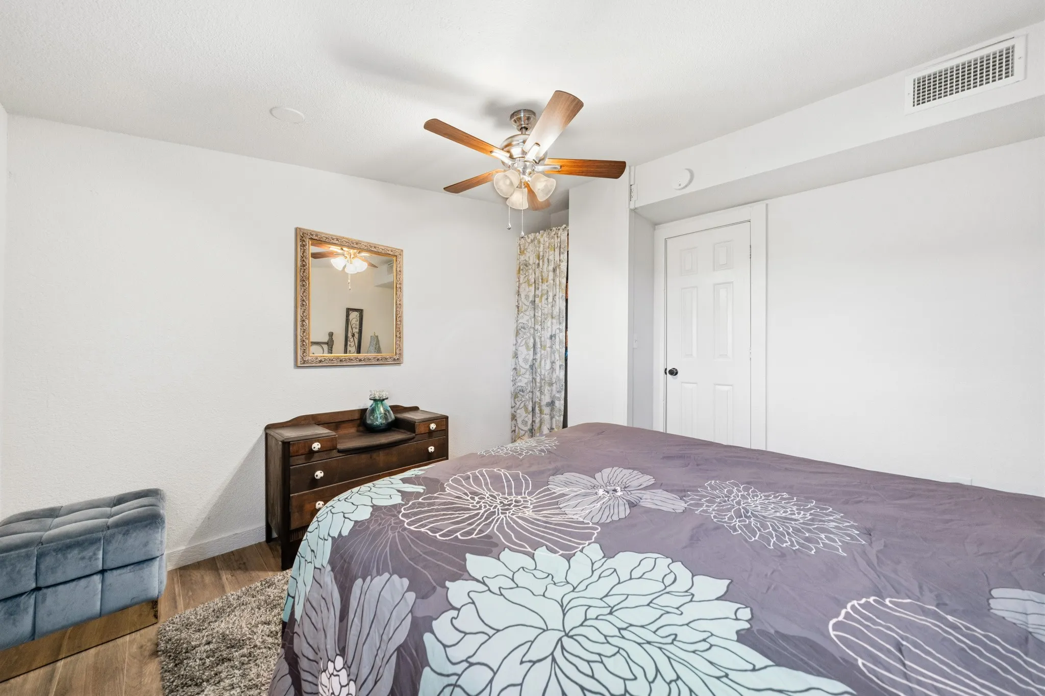 Single Family Residence For Sale in Hill County , 172 Giant Cedar Trail, Whitney, Texas 76692, 5 Bedrooms, 3 Bathrooms, Garage spaces, 2,351 Sqft, built in 1984, Price $319,000, mls#21261391, Real Estate Agent in Whitney, Homes For Sale in Hill county, Homes For Sale in Whitney, Realtor in Whitney Texas, Real Estate Brokerage Independent Realty Texas, Luminita Cordes Realtor