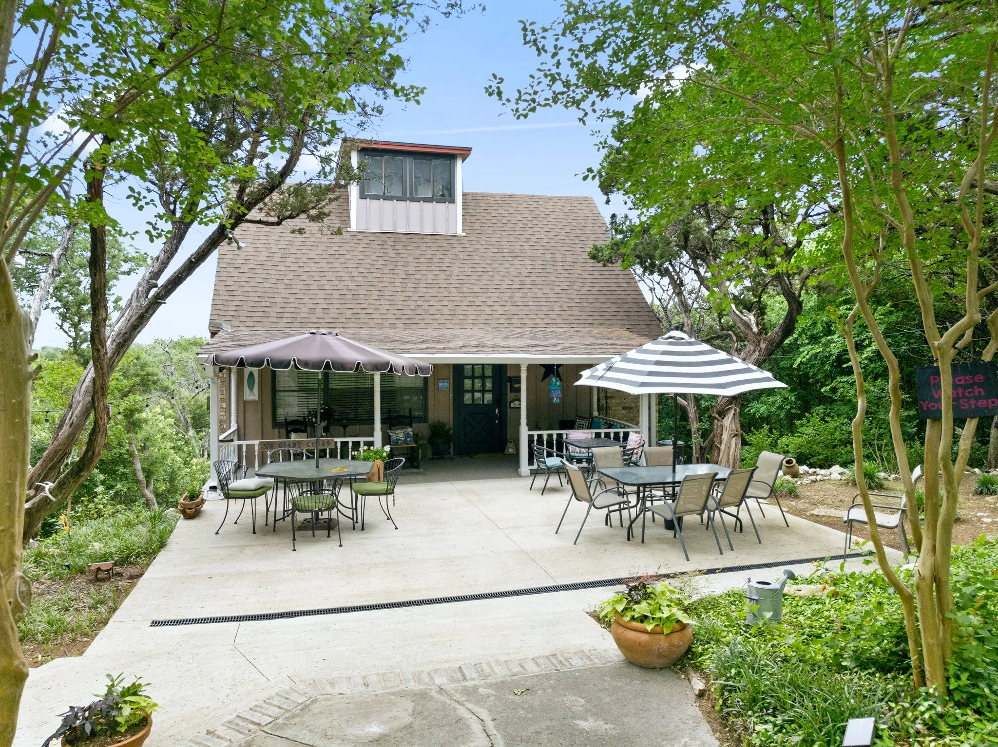 Single Family Residence For Sale in Hill County , 172 Giant Cedar Trail, Whitney, Texas 76692, 5 Bedrooms, 3 Bathrooms, Garage spaces, 2,351 Sqft, built in 1984, Price $319,000, mls#21261391, Real Estate Agent in Whitney, Homes For Sale in Hill county, Homes For Sale in Whitney, Realtor in Whitney Texas, Real Estate Brokerage Independent Realty Texas, Luminita Cordes Realtor