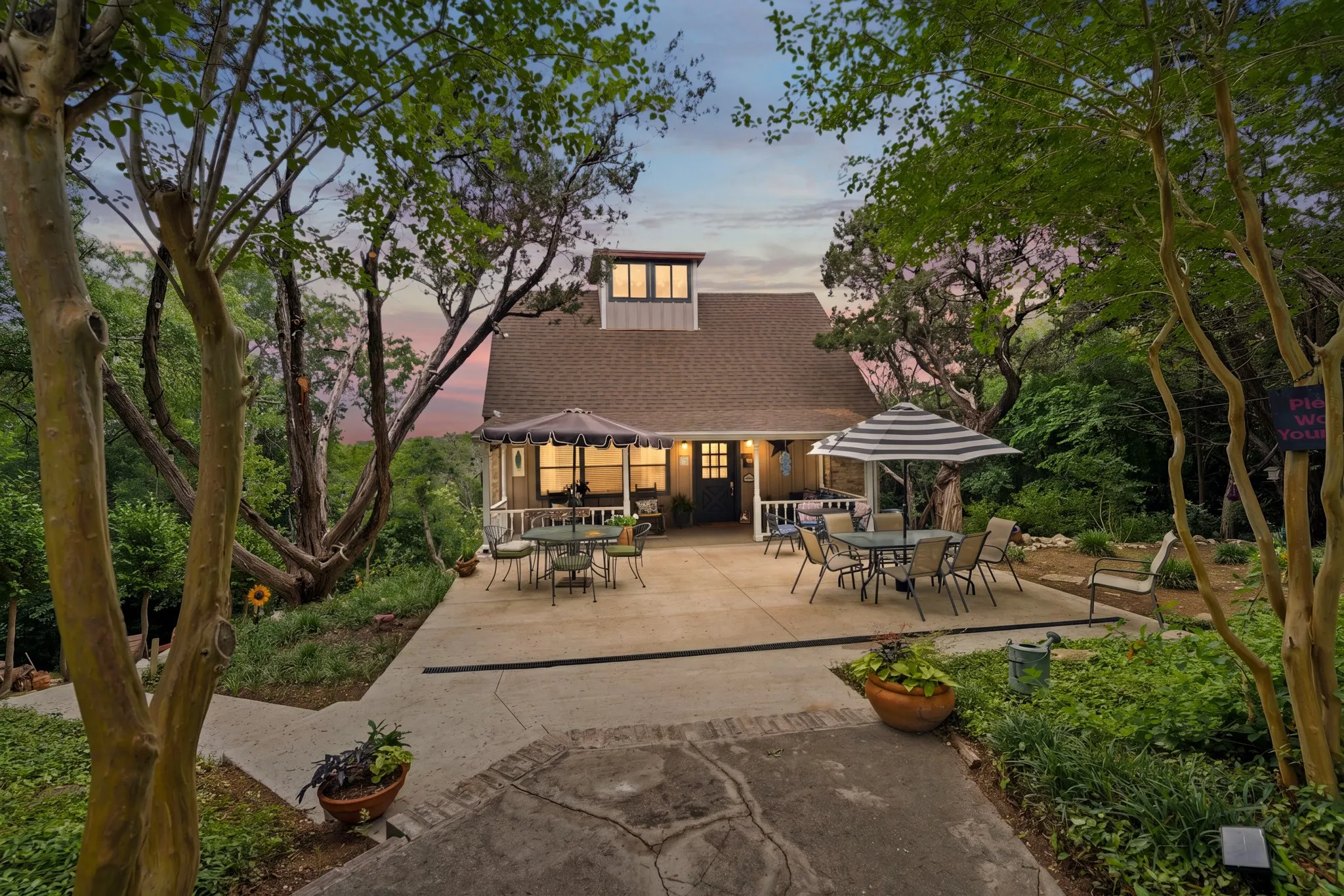 Single Family Residence For Sale in Hill County , 172 Giant Cedar Trail, Whitney, Texas 76692, 5 Bedrooms, 3 Bathrooms, Garage spaces, 2,351 Sqft, built in 1984, Price $319,000, mls#21261391, Real Estate Agent in Whitney, Homes For Sale in Hill county, Homes For Sale in Whitney, Realtor in Whitney Texas, Real Estate Brokerage Independent Realty Texas, Luminita Cordes Realtor