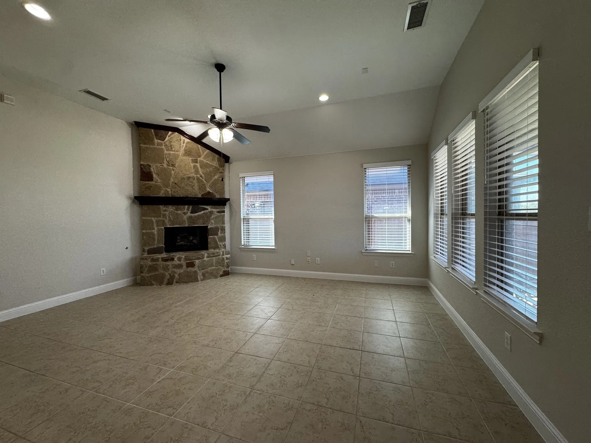 Single Family Residence For Rent in Collin County , 1481 Kirkwood Lane, Prosper, Texas 75078, 3 Bedroom, 4 Bathroom, 2 Garage spaces, 2,339 Sqft, built in 2012, mls#21259077, Real Estate Agent in Prosper, Homes For Rent in Collin county, Homes For Rent in Prosper, Realtor in Prosper Texas, Real Estate Brokerage Independent Realty Texas, Luminita Cordes Realtor