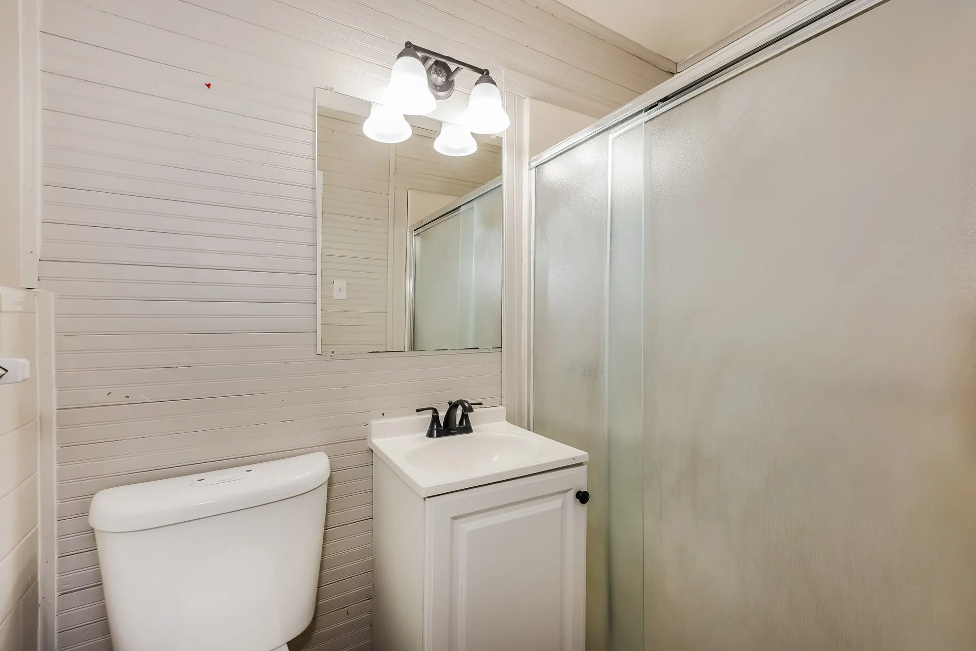 Single Family Residence For Sale in Tarrant County , 5604 Odessa Avenue, Fort Worth, Texas 76133, 3 Bedroom, 2 Bathroom, 2 Garage spaces, 1,541 Sqft, built in 1959, mls#21261369, Real Estate Agent in Fort Worth, Homes For Sale in Tarrant county, Homes For Sale in Fort Worth, Realtor in Fort Worth Texas, Real Estate Brokerage Independent Realty Texas, Luminita Cordes Realtor