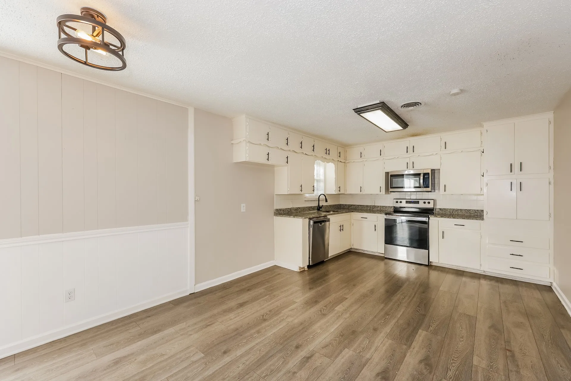 Single Family Residence For Sale in Tarrant County , 5604 Odessa Avenue, Fort Worth, Texas 76133, 3 Bedroom, 2 Bathroom, 2 Garage spaces, 1,541 Sqft, built in 1959, mls#21261369, Real Estate Agent in Fort Worth, Homes For Sale in Tarrant county, Homes For Sale in Fort Worth, Realtor in Fort Worth Texas, Real Estate Brokerage Independent Realty Texas, Luminita Cordes Realtor