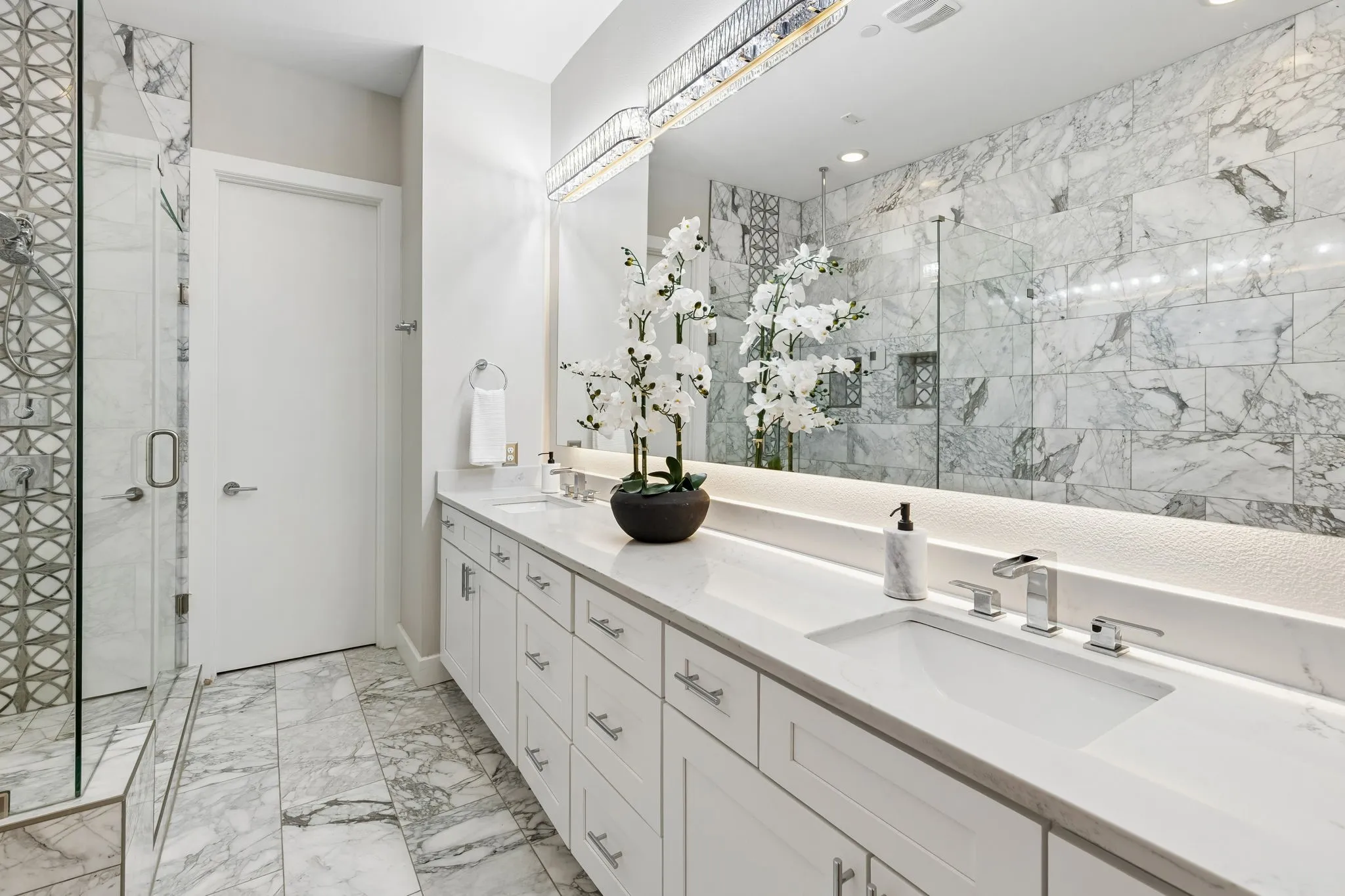 Townhouse For Sale in Denton County , 4965 Blaynes View, The Colony, Texas 75056, 3 Bedroom, 5 Bathroom, 2 Garage spaces, 2,821 Sqft, built in 2020, mls#21255617, Real Estate Agent in The Colony, Homes For Sale in Denton county, Homes For Sale in The Colony, Realtor in The Colony Texas, Real Estate Brokerage Independent Realty Texas, Luminita Cordes Realtor