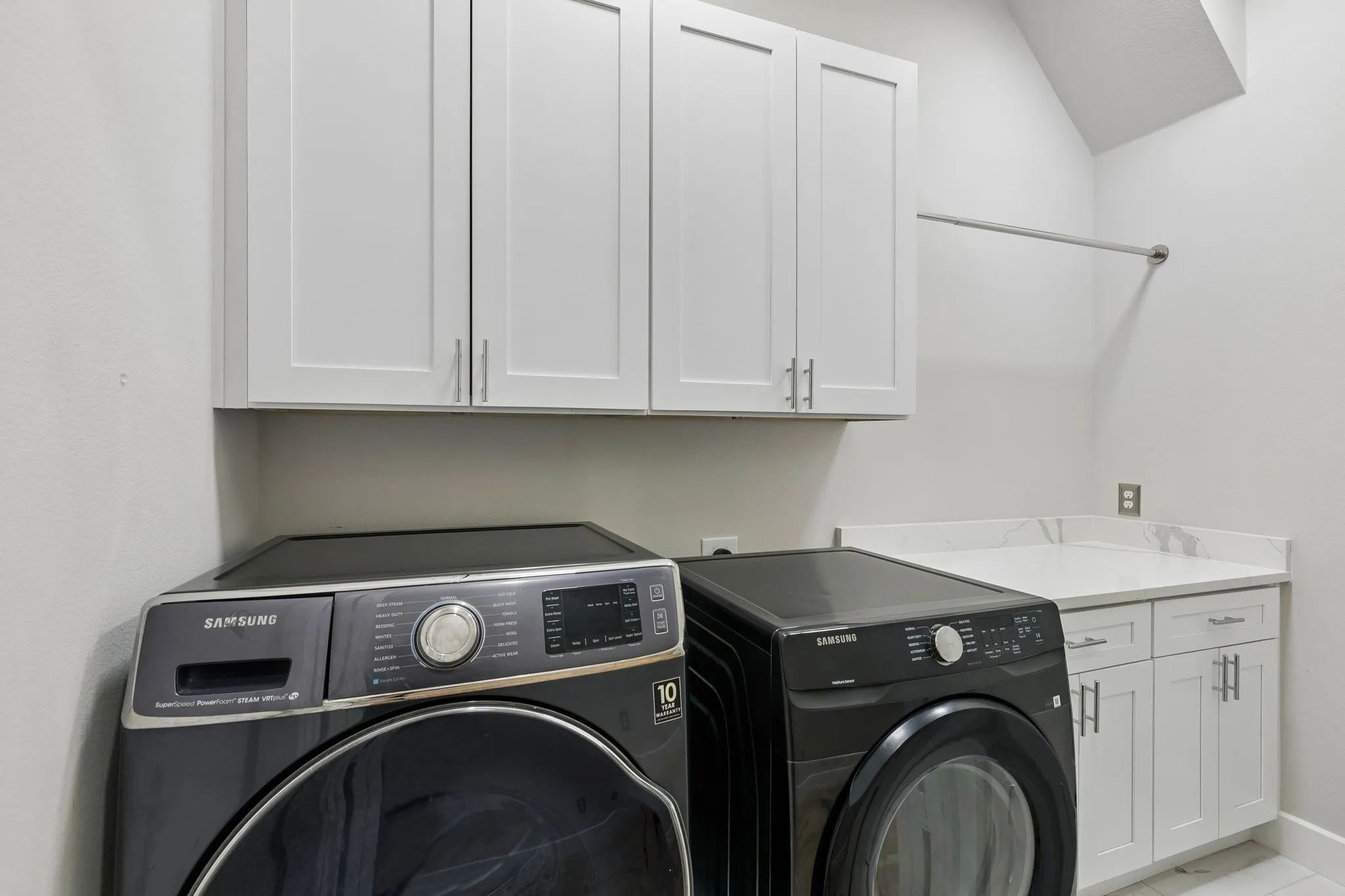 Townhouse For Sale in Denton County , 4965 Blaynes View, The Colony, Texas 75056, 3 Bedroom, 5 Bathroom, 2 Garage spaces, 2,821 Sqft, built in 2020, mls#21255617, Real Estate Agent in The Colony, Homes For Sale in Denton county, Homes For Sale in The Colony, Realtor in The Colony Texas, Real Estate Brokerage Independent Realty Texas, Luminita Cordes Realtor