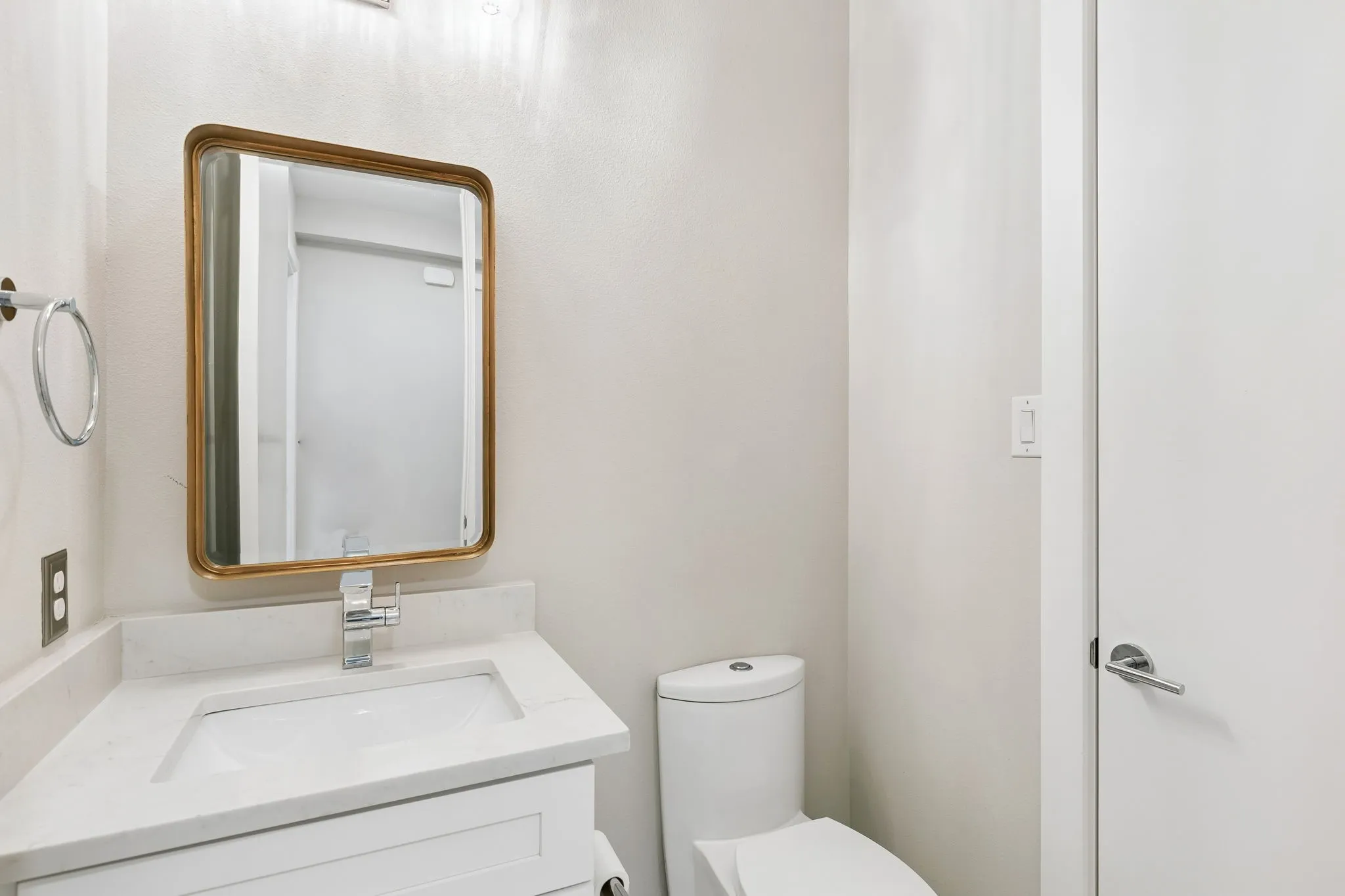 Townhouse For Sale in Denton County , 4965 Blaynes View, The Colony, Texas 75056, 3 Bedroom, 5 Bathroom, 2 Garage spaces, 2,821 Sqft, built in 2020, mls#21255617, Real Estate Agent in The Colony, Homes For Sale in Denton county, Homes For Sale in The Colony, Realtor in The Colony Texas, Real Estate Brokerage Independent Realty Texas, Luminita Cordes Realtor