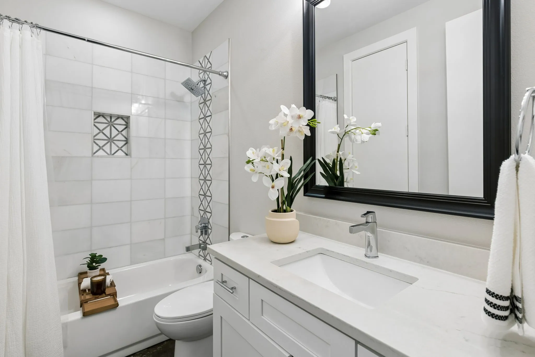Townhouse For Sale in Denton County , 4965 Blaynes View, The Colony, Texas 75056, 3 Bedroom, 5 Bathroom, 2 Garage spaces, 2,821 Sqft, built in 2020, mls#21255617, Real Estate Agent in The Colony, Homes For Sale in Denton county, Homes For Sale in The Colony, Realtor in The Colony Texas, Real Estate Brokerage Independent Realty Texas, Luminita Cordes Realtor