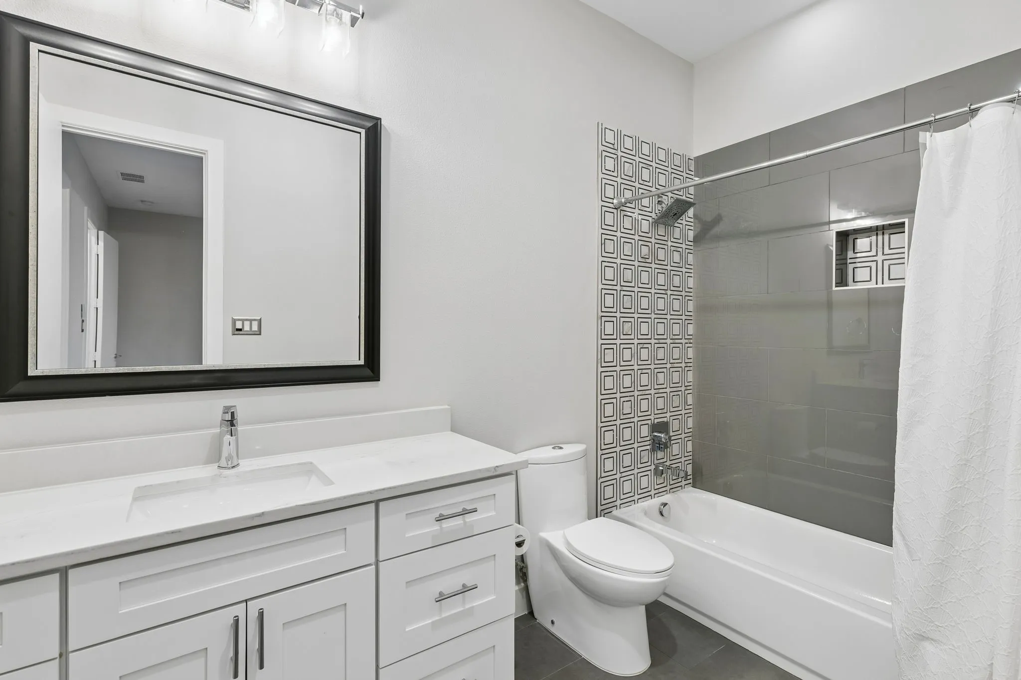 Townhouse For Sale in Denton County , 4965 Blaynes View, The Colony, Texas 75056, 3 Bedroom, 5 Bathroom, 2 Garage spaces, 2,821 Sqft, built in 2020, mls#21255617, Real Estate Agent in The Colony, Homes For Sale in Denton county, Homes For Sale in The Colony, Realtor in The Colony Texas, Real Estate Brokerage Independent Realty Texas, Luminita Cordes Realtor