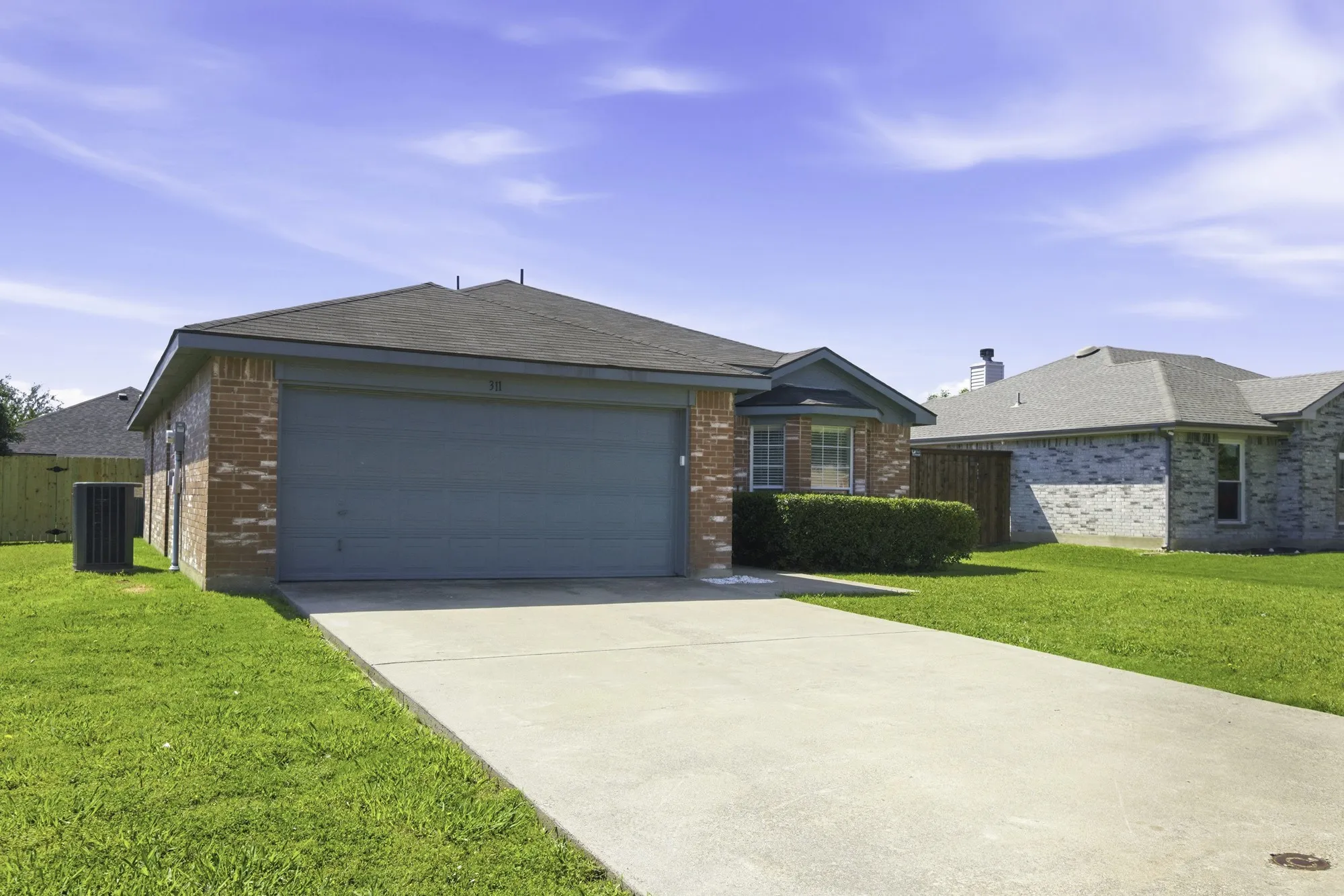 Single Family Residence For Sale in Kaufman County , 311 S Chestnut Street, Forney, Texas 75126, 3 Bedroom, 2 Bathroom, 2 Garage spaces, 1,392 Sqft, built in 2002, Preowned, mls#21260881, Real Estate Agent in Forney, Homes For Sale in Kaufman county, Homes For Sale in Forney, Realtor in Forney Texas, Real Estate Brokerage Independent Realty Texas, Luminita Cordes Realtor