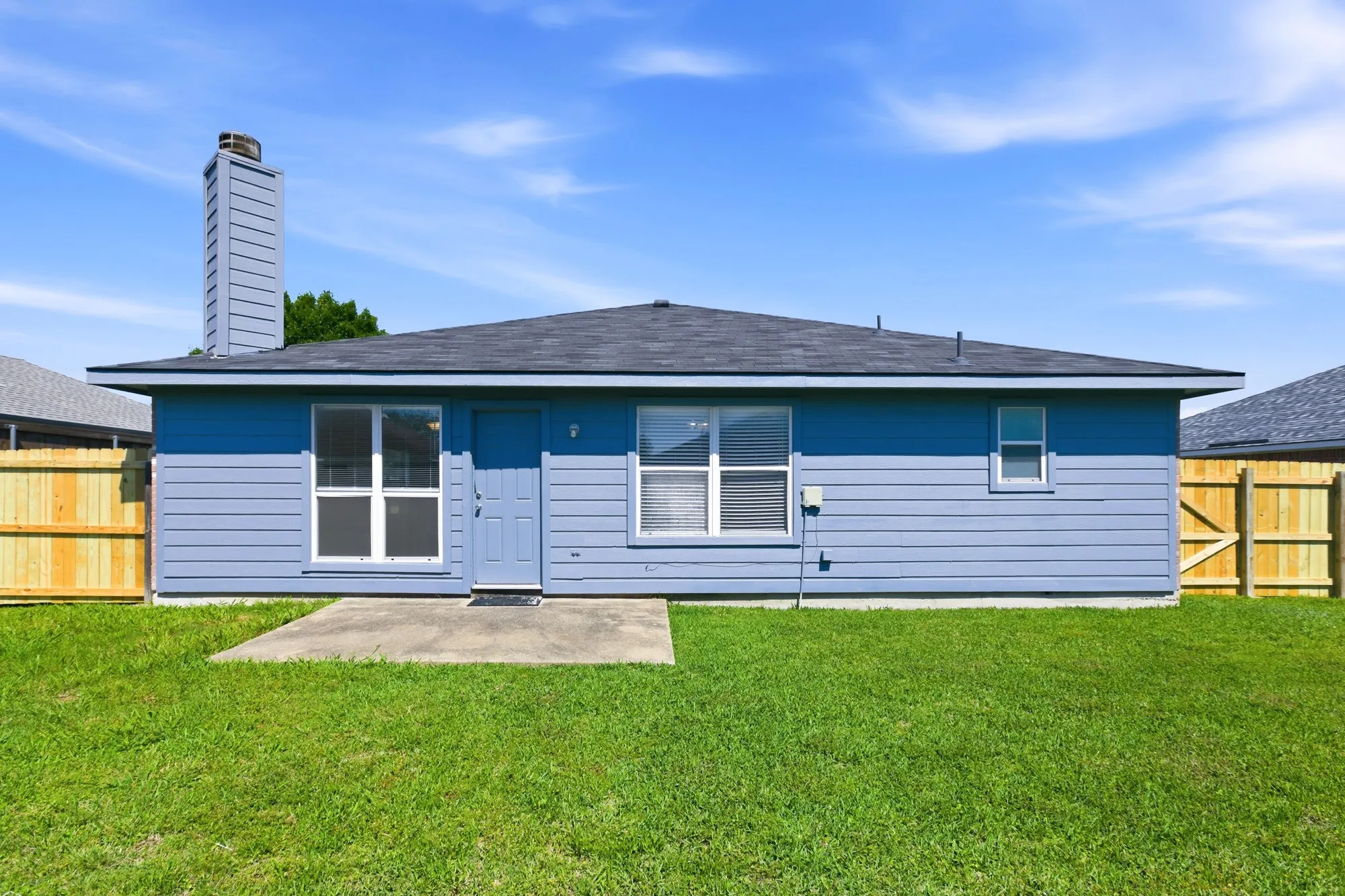 Single Family Residence For Sale in Kaufman County , 311 S Chestnut Street, Forney, Texas 75126, 3 Bedroom, 2 Bathroom, 2 Garage spaces, 1,392 Sqft, built in 2002, Preowned, mls#21260881, Real Estate Agent in Forney, Homes For Sale in Kaufman county, Homes For Sale in Forney, Realtor in Forney Texas, Real Estate Brokerage Independent Realty Texas, Luminita Cordes Realtor