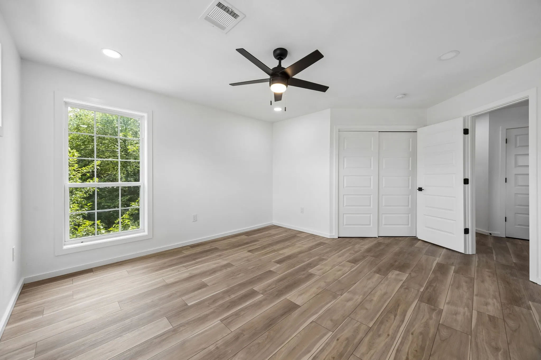 Single Family Residence For Sale in Dallas County , 1011 S Waverly Drive, Dallas, Texas 75208, 5 Bedroom, 4 Bathroom, Garage spaces, 3,506 Sqft, built in 2022, New Construction - Complete, mls#21256071, Real Estate Agent in Dallas, Homes For Sale in Dallas county, Homes For Sale in Dallas, Realtor in Dallas Texas, Real Estate Brokerage Independent Realty Texas, Luminita Cordes Realtor