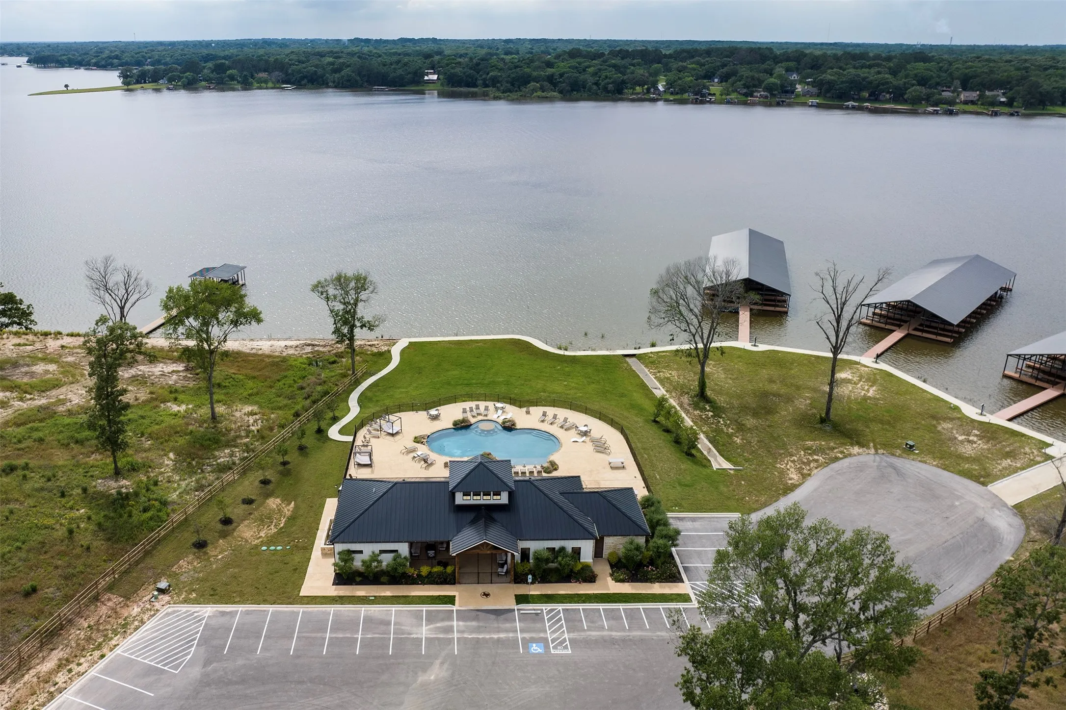 Unimproved Land For Sale in Henderson County , 6936 Lakeshore Way, Malakoff, Texas 75148, 0, 0, Garage spaces, 0 Sqft, built in 0, Price $239,000, mls#21236546, Real Estate Agent in Malakoff, Homes For Sale in Henderson county, Homes For Sale in Malakoff, Realtor in Malakoff Texas, Real Estate Brokerage Independent Realty Texas, Luminita Cordes Realtor