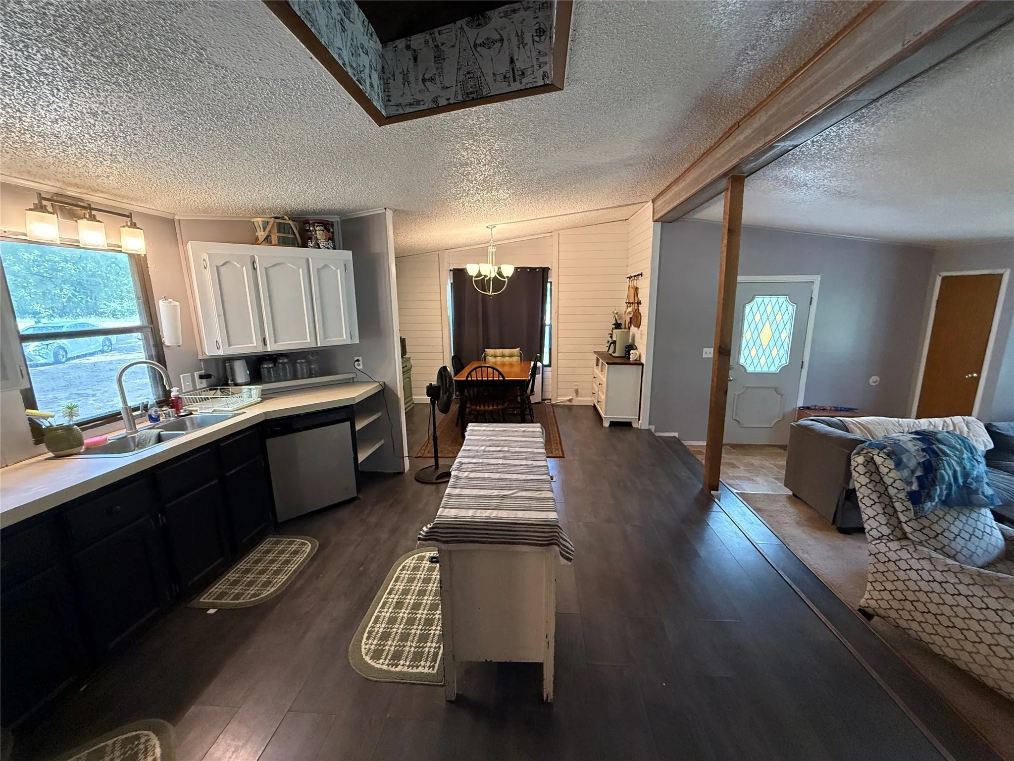 Manufactured Home For Sale in Henderson County , 148 Indian Gap Drive, Mabank, Texas 75156, 3 Bedroom, 2 Bathroom, 2 Garage spaces, 1,540 Sqft, built in 1987, Preowned, mls#21261451, Real Estate Agent in Mabank, Homes For Sale in Henderson county, Homes For Sale in Mabank, Realtor in Mabank Texas, Real Estate Brokerage Independent Realty Texas, Luminita Cordes Realtor