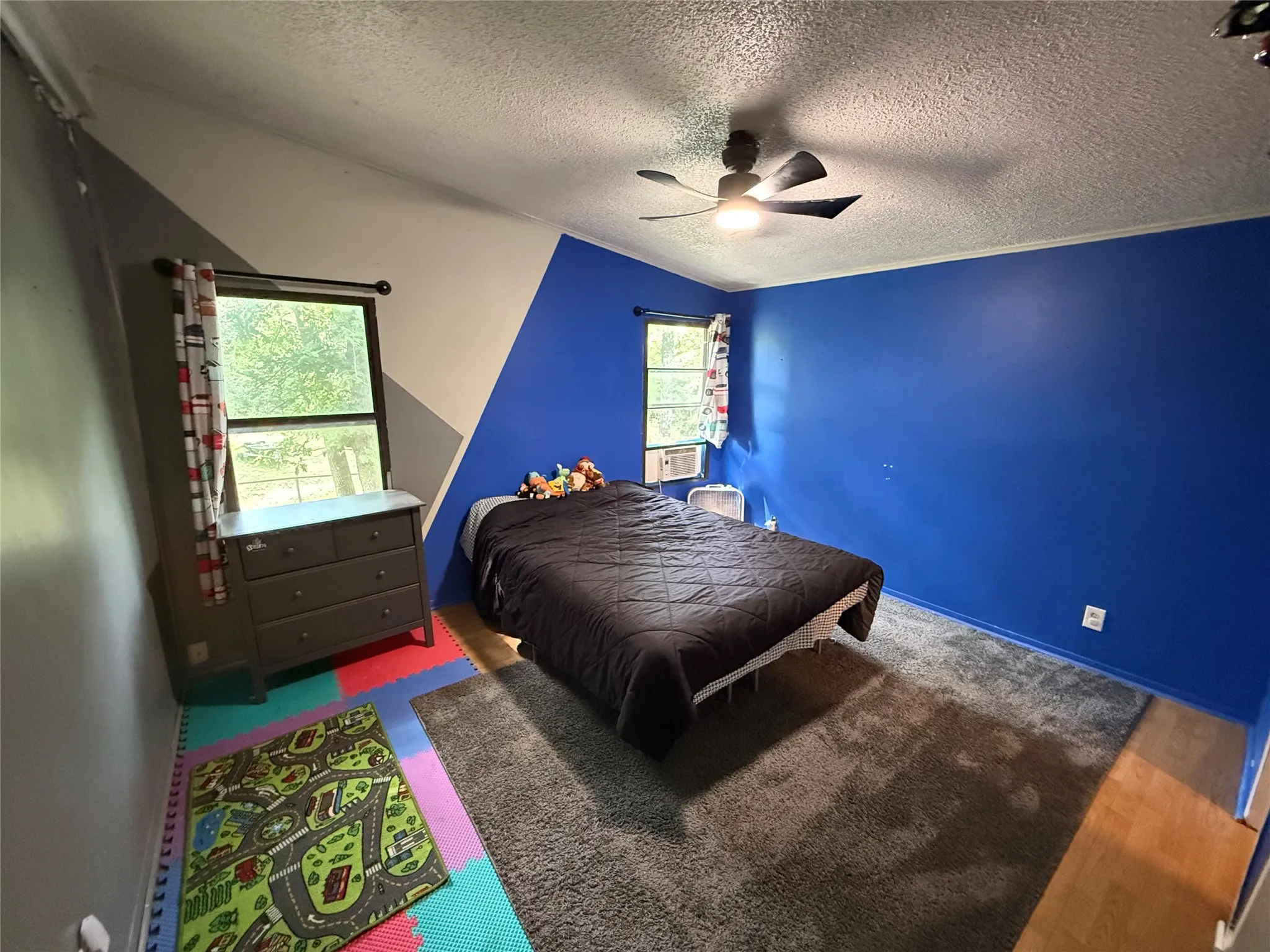 Manufactured Home For Sale in Henderson County , 148 Indian Gap Drive, Mabank, Texas 75156, 3 Bedroom, 2 Bathroom, 2 Garage spaces, 1,540 Sqft, built in 1987, Preowned, mls#21261451, Real Estate Agent in Mabank, Homes For Sale in Henderson county, Homes For Sale in Mabank, Realtor in Mabank Texas, Real Estate Brokerage Independent Realty Texas, Luminita Cordes Realtor