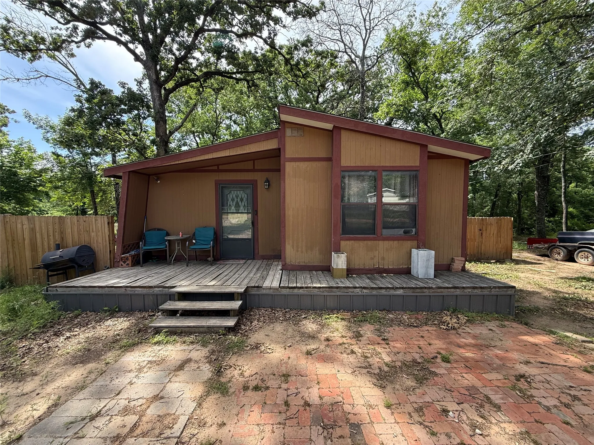 Manufactured Home For Sale in Henderson County , 148 Indian Gap Drive, Mabank, Texas 75156, 3 Bedroom, 2 Bathroom, 2 Garage spaces, 1,540 Sqft, built in 1987, Preowned, mls#21261451, Real Estate Agent in Mabank, Homes For Sale in Henderson county, Homes For Sale in Mabank, Realtor in Mabank Texas, Real Estate Brokerage Independent Realty Texas, Luminita Cordes Realtor