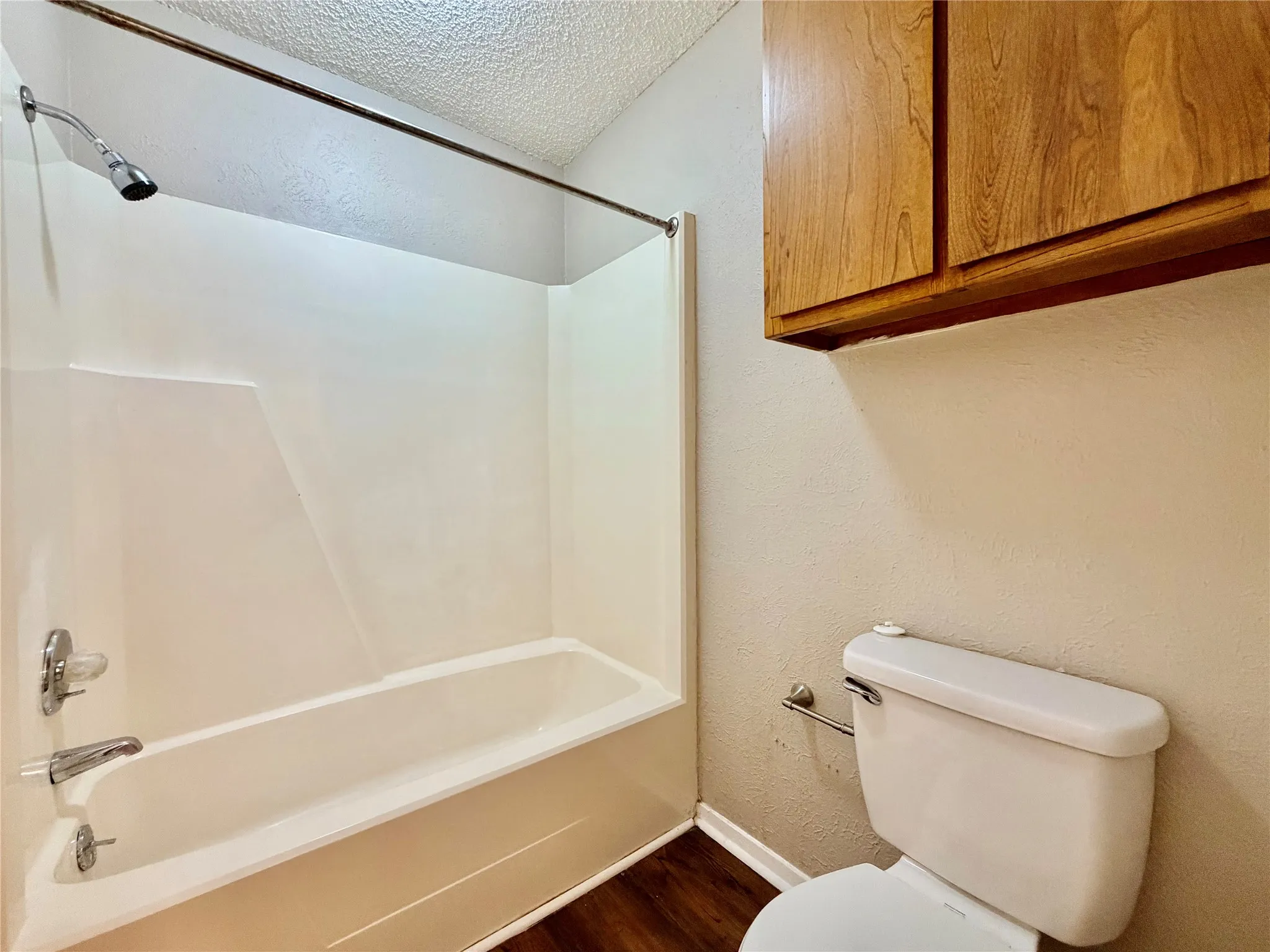 Townhouse For Rent in Denton County , 1247 Dallas Drive, Denton, Texas 76205, 2 Bedroom, 2 Bathroom, Garage spaces, 1,102 Sqft, built in 1983, mls#21261455, Real Estate Agent in Denton, Homes For Rent in Denton county, Homes For Rent in Denton, Realtor in Denton Texas, Real Estate Brokerage Independent Realty Texas, Luminita Cordes Realtor
