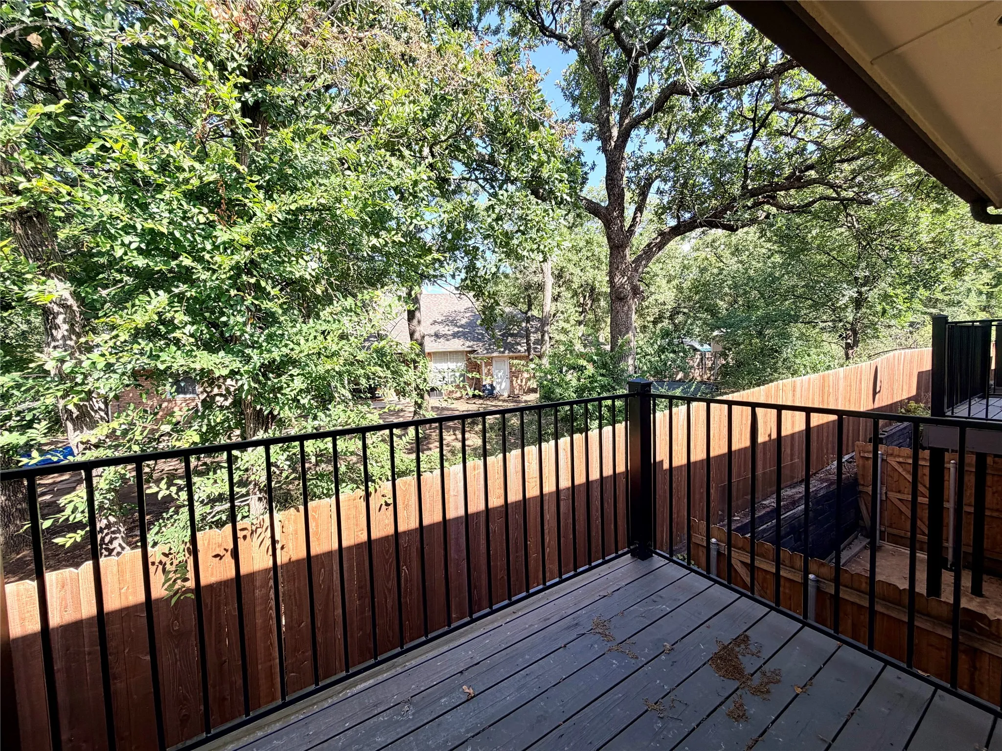 Townhouse For Rent in Denton County , 1247 Dallas Drive, Denton, Texas 76205, 2 Bedroom, 2 Bathroom, Garage spaces, 1,102 Sqft, built in 1983, mls#21261455, Real Estate Agent in Denton, Homes For Rent in Denton county, Homes For Rent in Denton, Realtor in Denton Texas, Real Estate Brokerage Independent Realty Texas, Luminita Cordes Realtor
