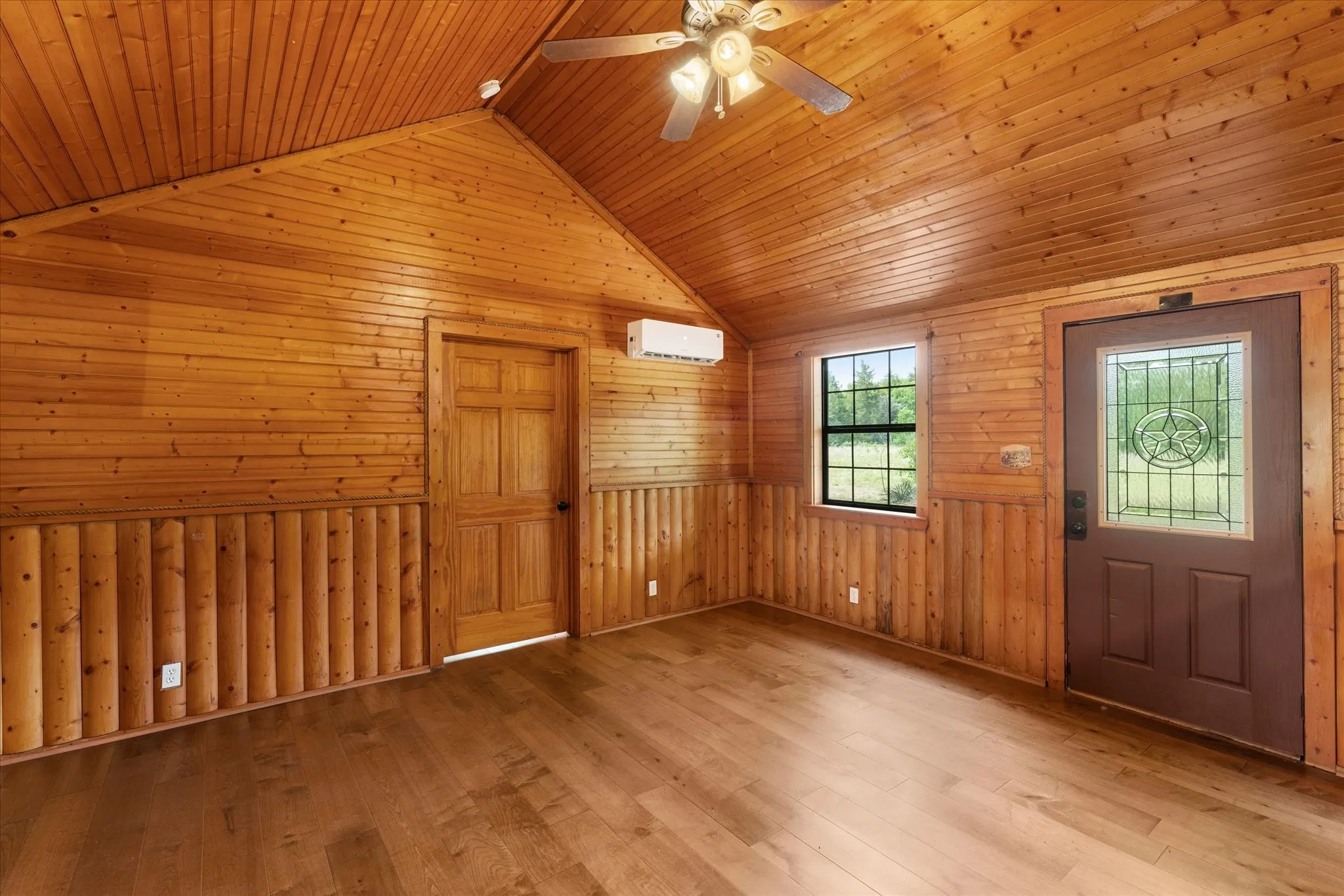 Single Family Residence For Sale in Wood County , 3983 E. Hwy 154, Quitman, Texas 75783, 2 Bedroom, 2 Bathroom, Garage spaces, 990 Sqft, built in 2012, mls#21242706, Real Estate Agent in Quitman, Homes For Sale in Wood county, Homes For Sale in Quitman, Realtor in Quitman Texas, Real Estate Brokerage Independent Realty Texas, Luminita Cordes Realtor