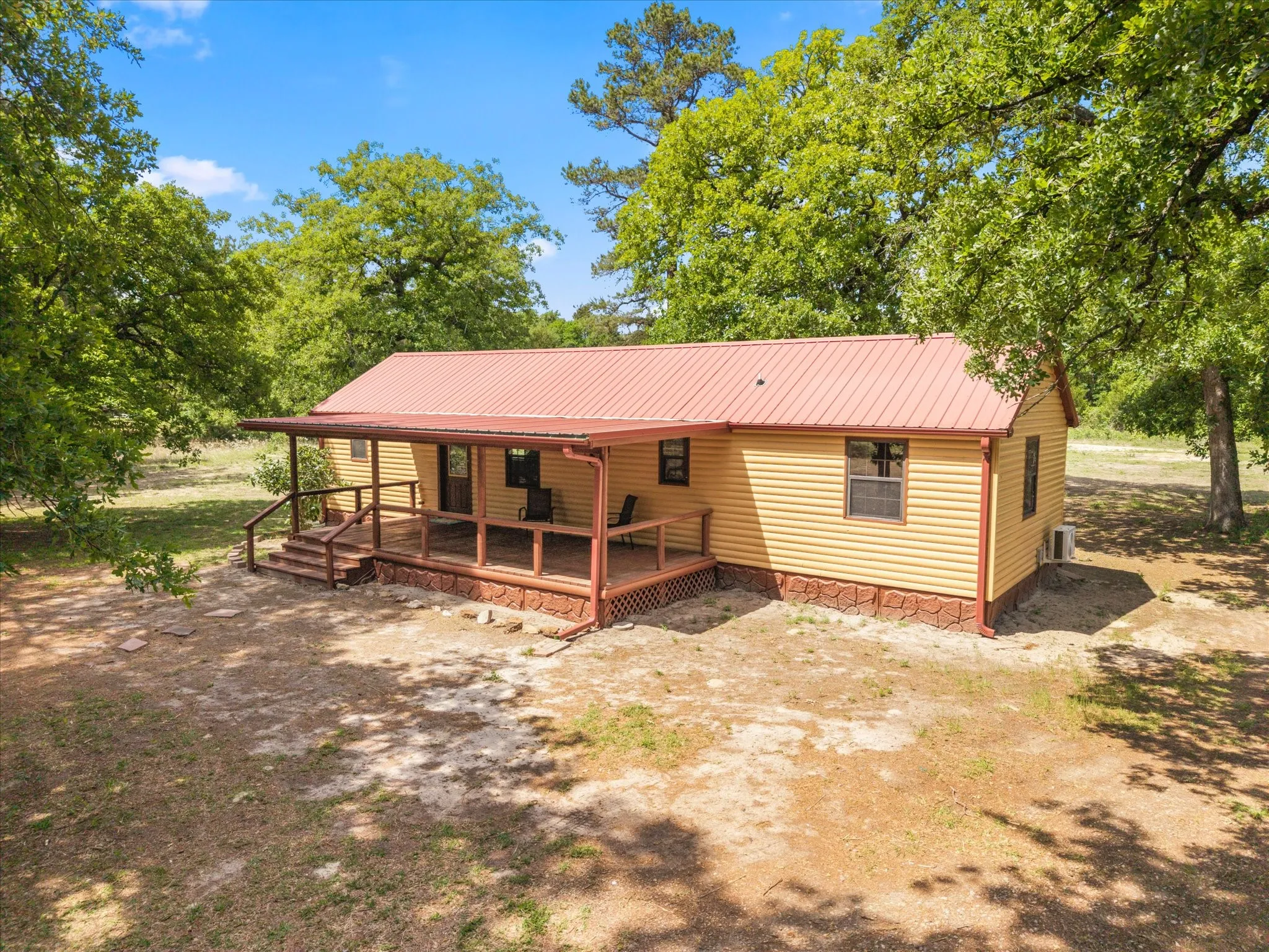 Single Family Residence For Sale in Wood County , 3983 E. Hwy 154, Quitman, Texas 75783, 2 Bedroom, 2 Bathroom, Garage spaces, 990 Sqft, built in 2012, mls#21242706, Real Estate Agent in Quitman, Homes For Sale in Wood county, Homes For Sale in Quitman, Realtor in Quitman Texas, Real Estate Brokerage Independent Realty Texas, Luminita Cordes Realtor
