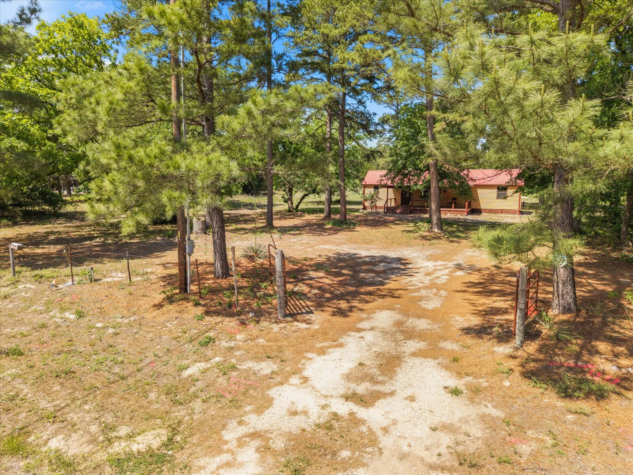 Single Family Residence For Sale in Wood County , 3983 E. Hwy 154, Quitman, Texas 75783, 2 Bedroom, 2 Bathroom, Garage spaces, 990 Sqft, built in 2012, mls#21242706, Real Estate Agent in Quitman, Homes For Sale in Wood county, Homes For Sale in Quitman, Realtor in Quitman Texas, Real Estate Brokerage Independent Realty Texas, Luminita Cordes Realtor